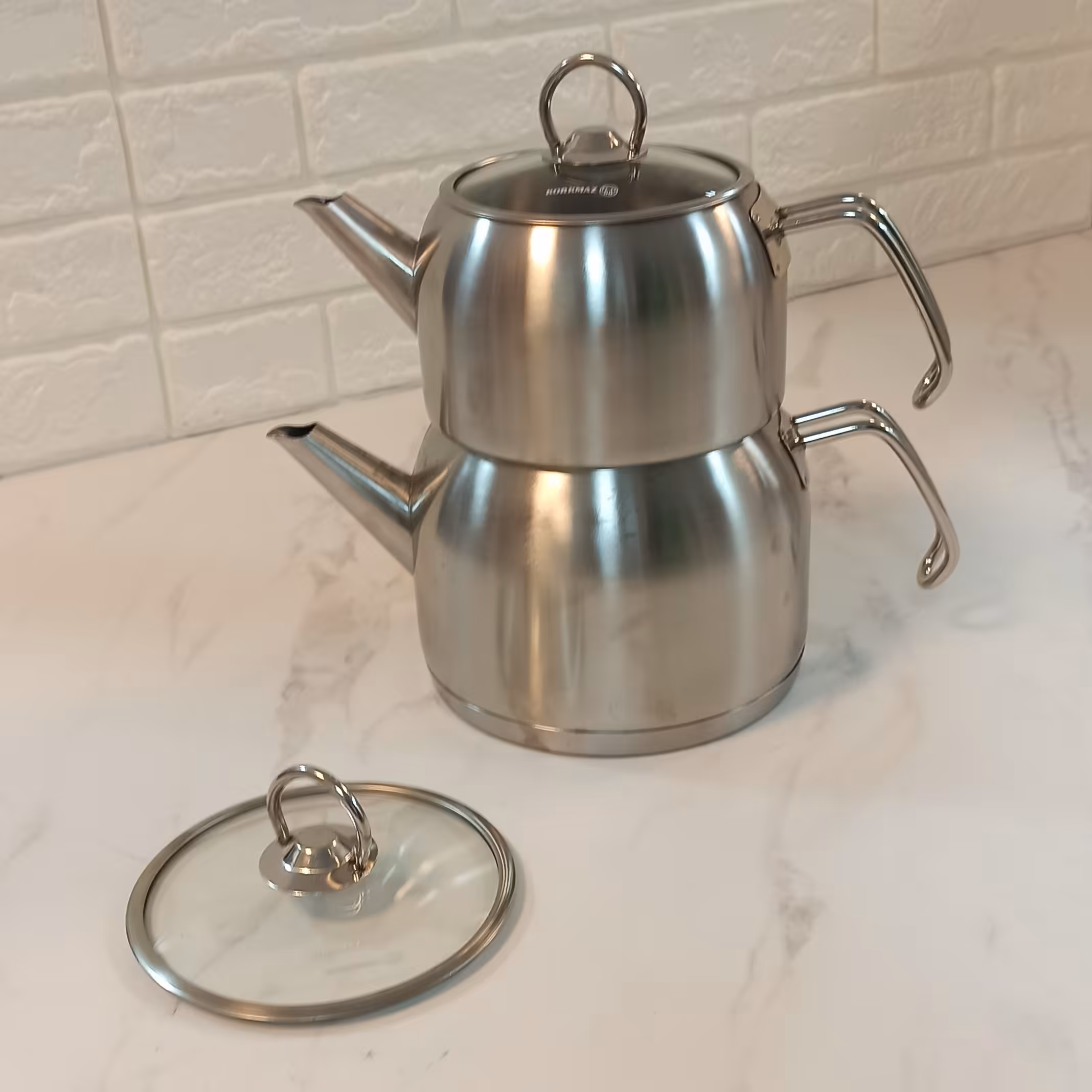 کتری قوری کرکماز اصل ترکیه حک شده مدل A1618 ( ست کتری قوری استیل انواع برند لعابی شیردار پیرکس سوتی طلایی چینی برقی)