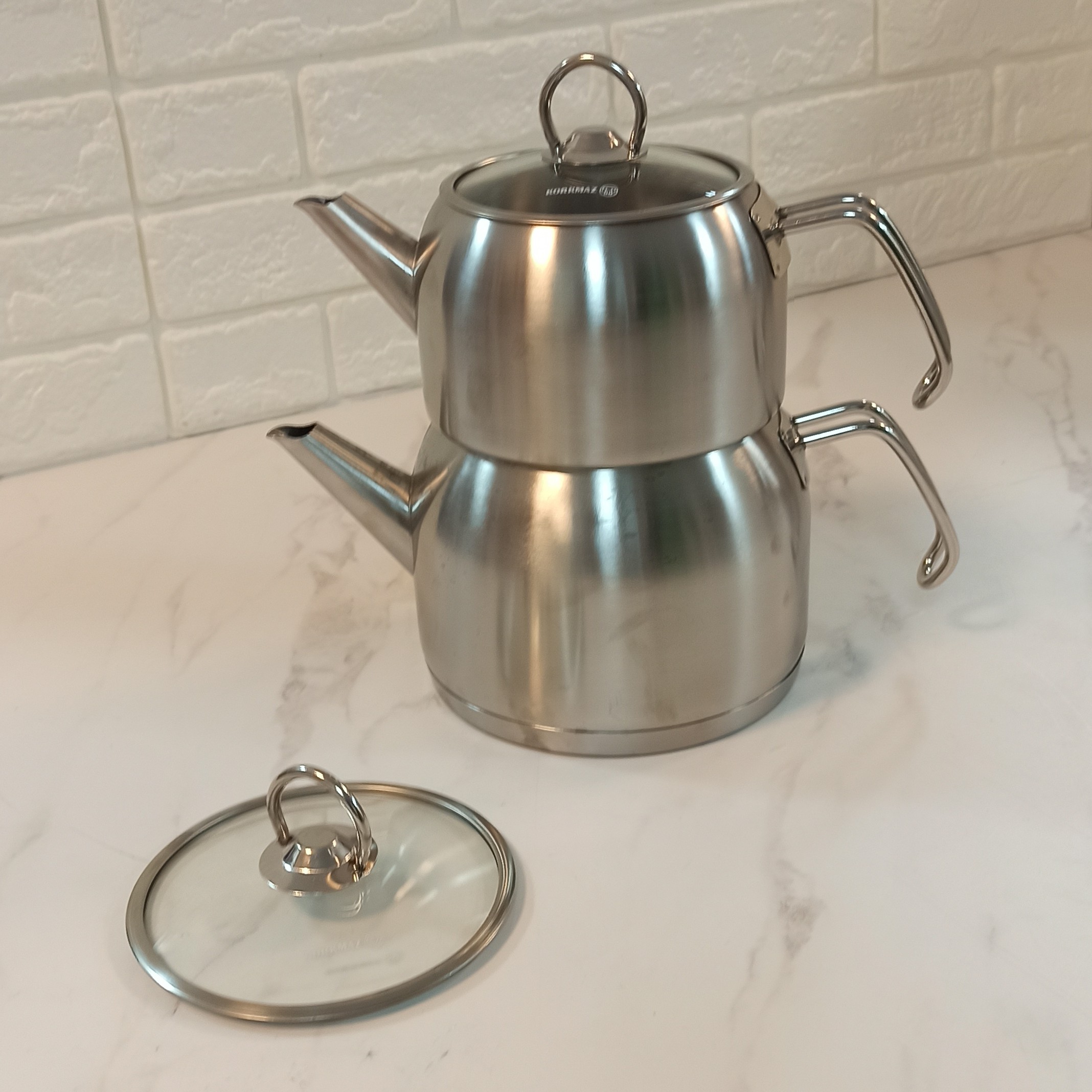 کتری قوری کرکماز اصل ترکیه حک شده مدل A1618 ( ست کتری قوری استیل انواع برند لعابی شیردار پیرکس سوتی طلایی چینی برقی)