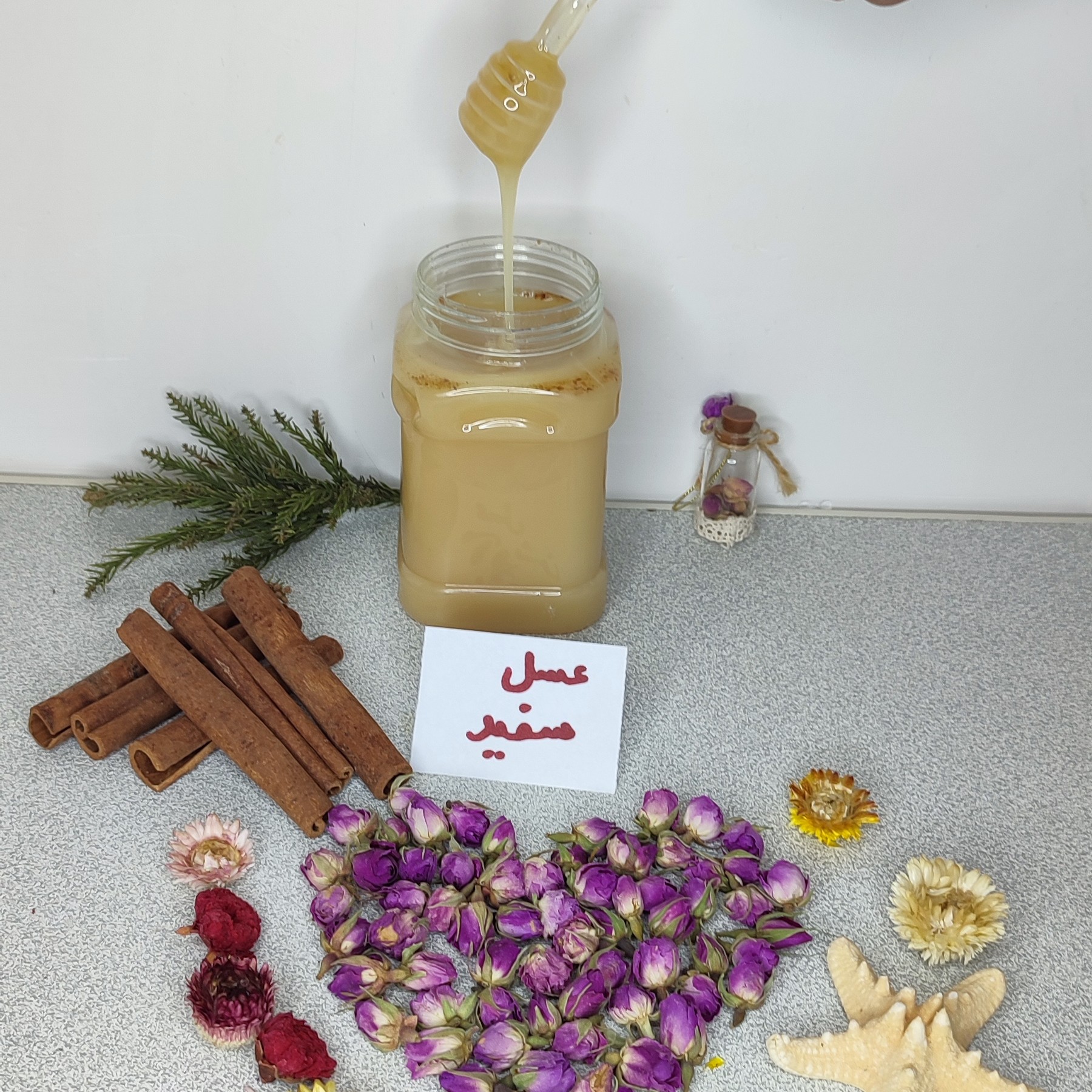 عسل طبیعی سفید عسل سفید عسل اقاقیا سفید عسل شیری (نیم کیلویی)