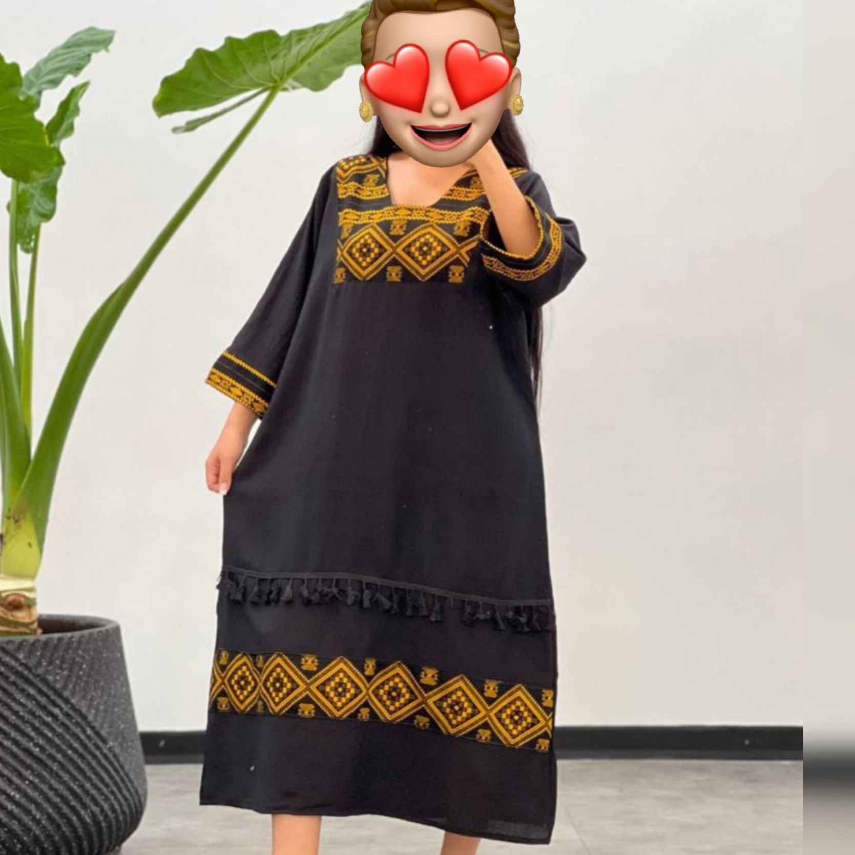 پیراهن بلندنپالی
جنس بابوس وخرجکار کتیبه
رنگ بندی سفید قرمز سبز خردلی