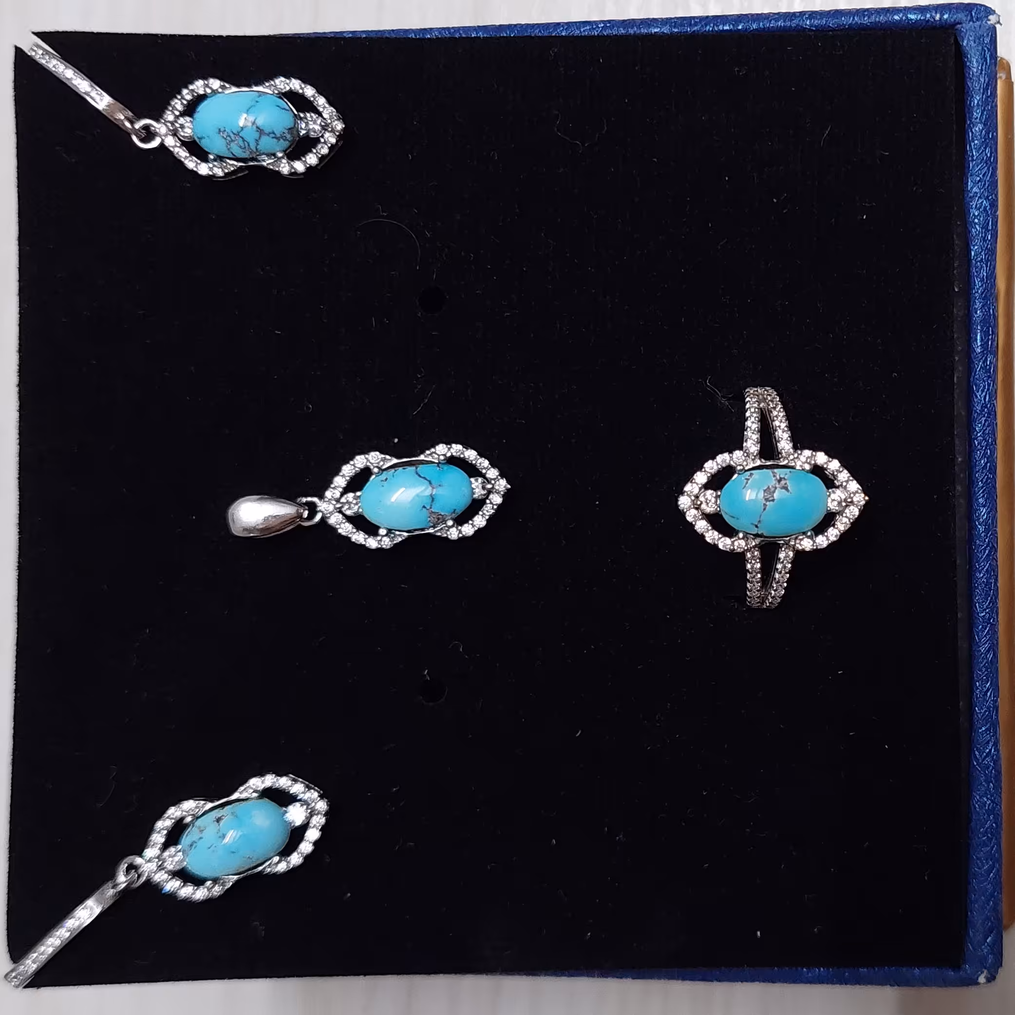 نیم ست نقره با روکش رادیوم و سنگ فیروزه کد 1 پ 1