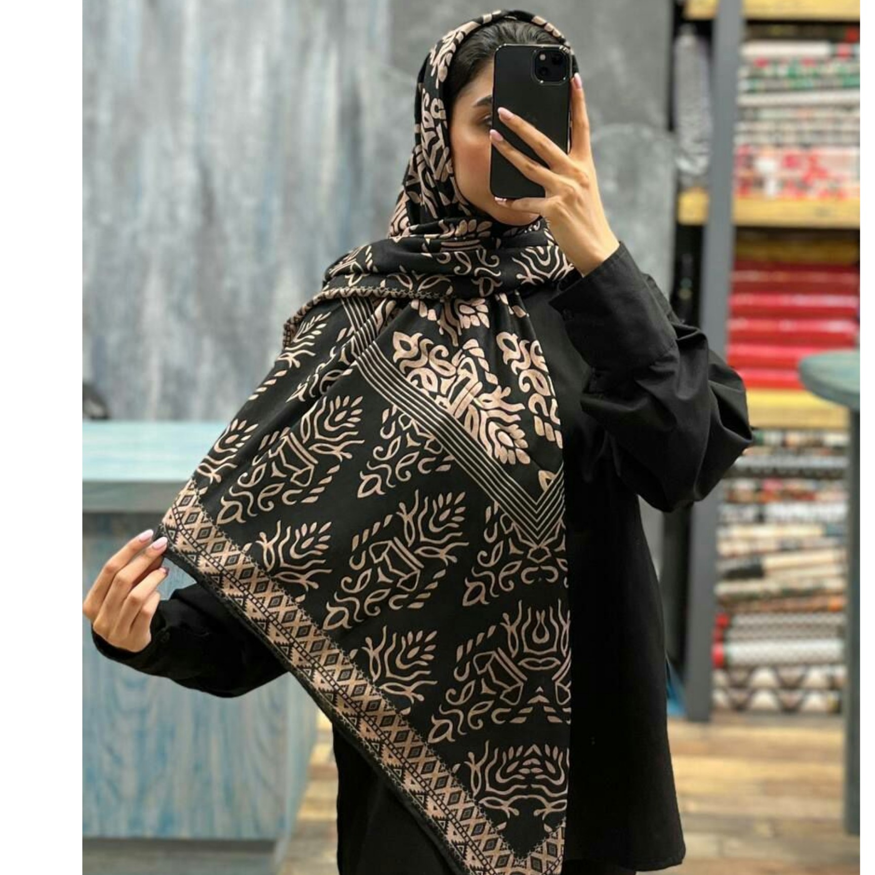 روسری نخی ترکیب مشکی وکرم دور دست دوز قوار140 قیمت فقط 208000 تومان