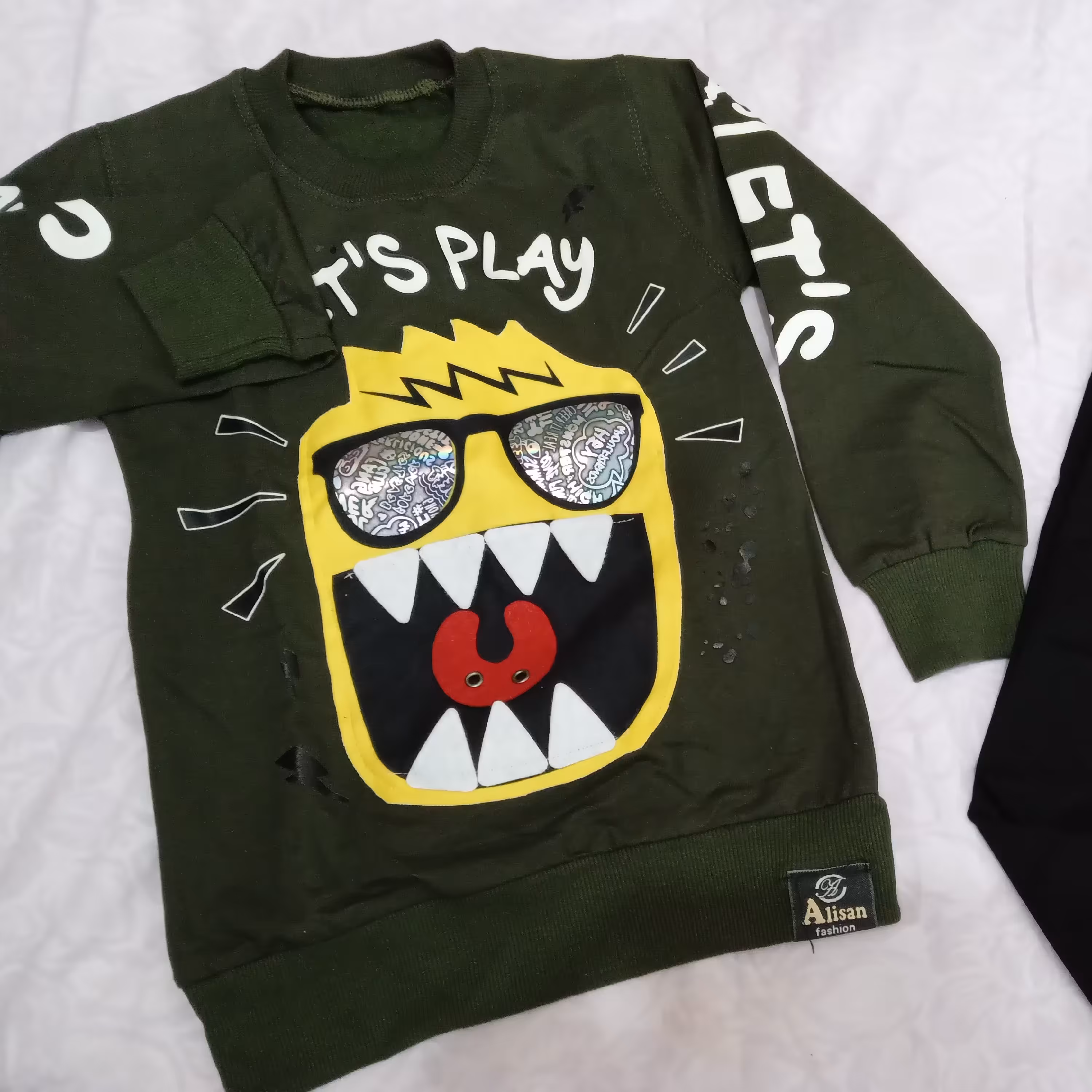 بلوز شلوار ست راحتی پسرانه آستین دار طرح عینک رنگ مشکی و سبز . جنس نخ پنبه