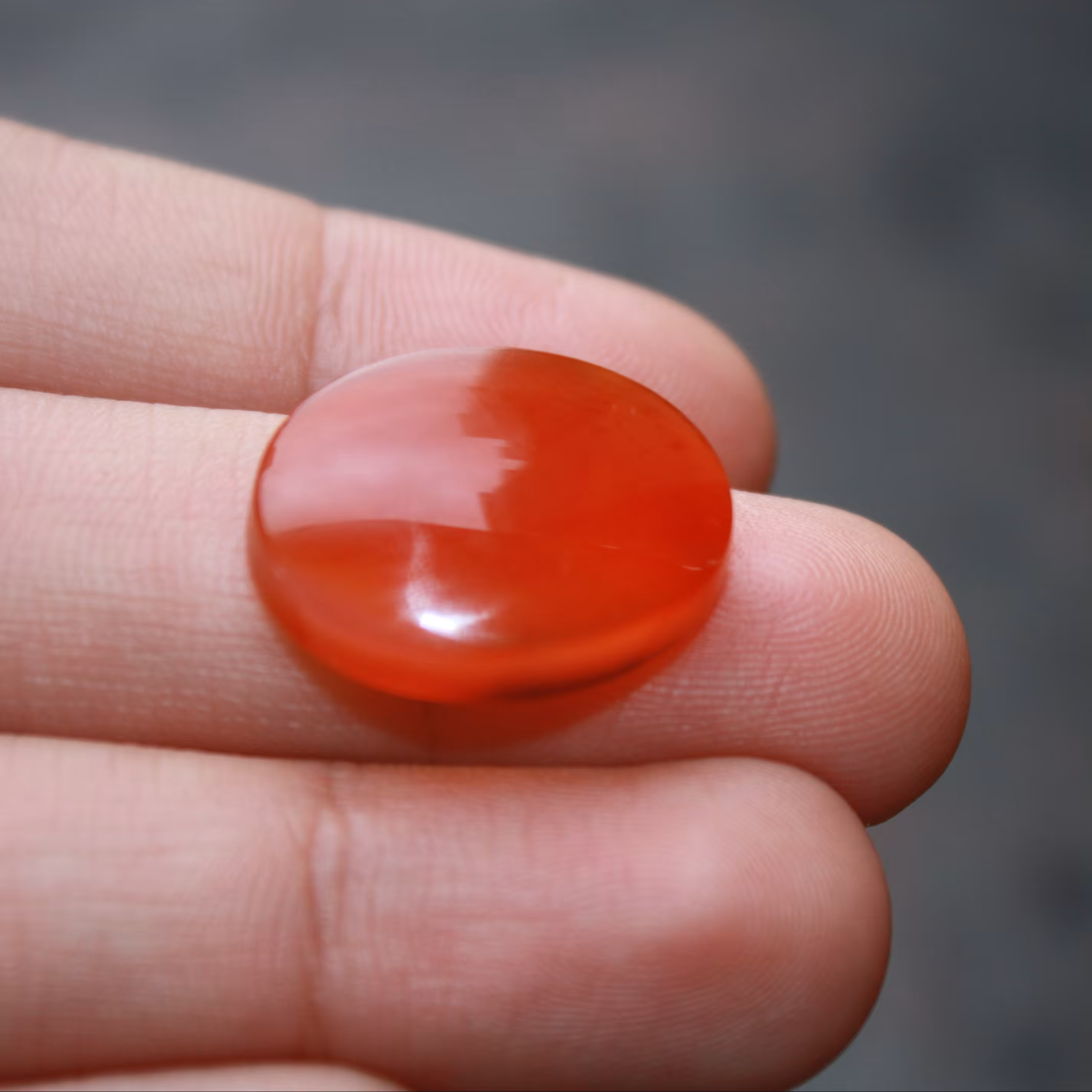 نگین عقیق خراسانی اصل و معدنی لانه زنبوری رنگ پرتغالی وزن 4 گرم