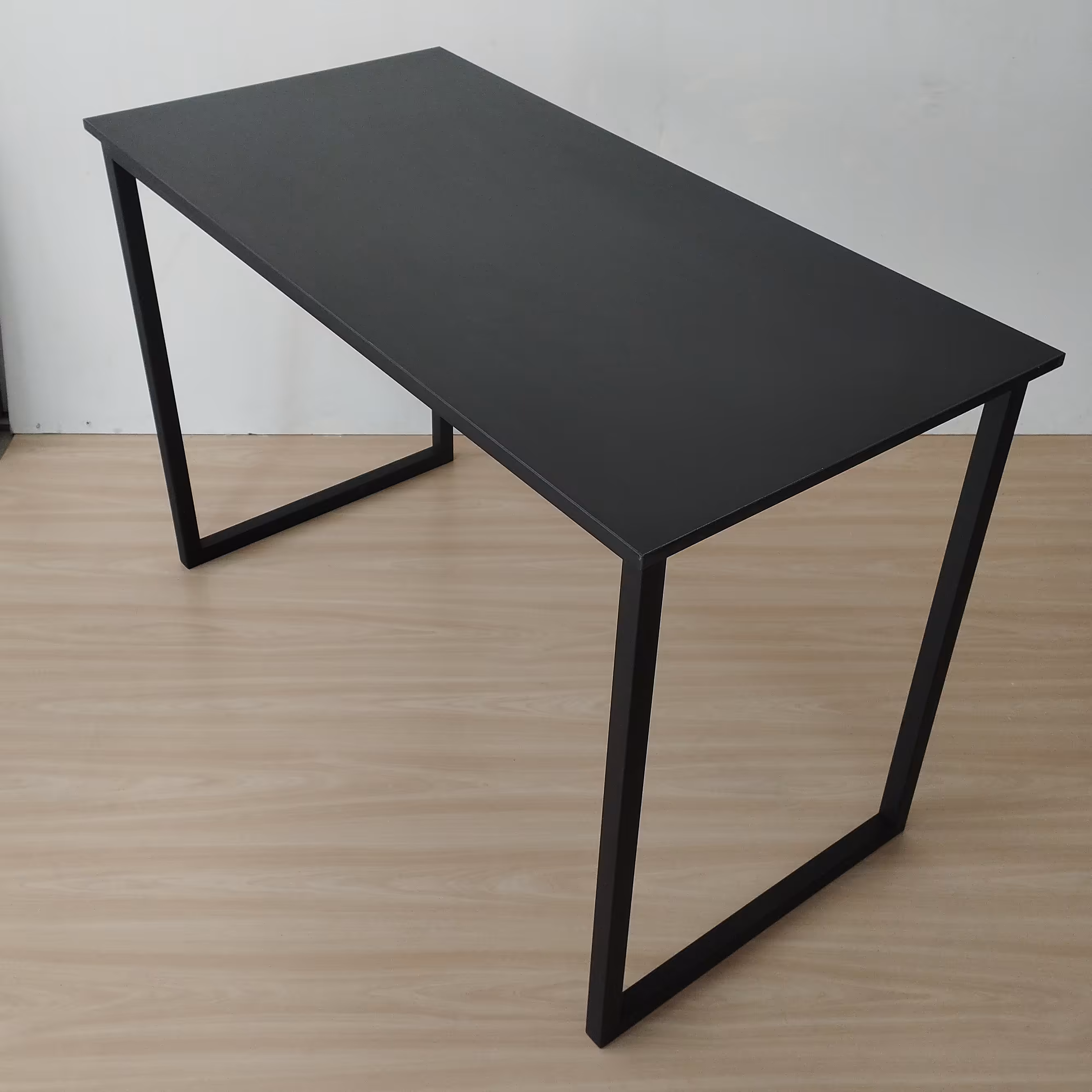 میز تحریر و کامپیوتر  مشکی 