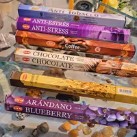 عود انرژی بخش  رایحه زندگی عود انتی استرس افزایش اعتماد بنفسی بخور آرامش رایحه انرژی عود هل عود 20 عددی عود بلوبری 