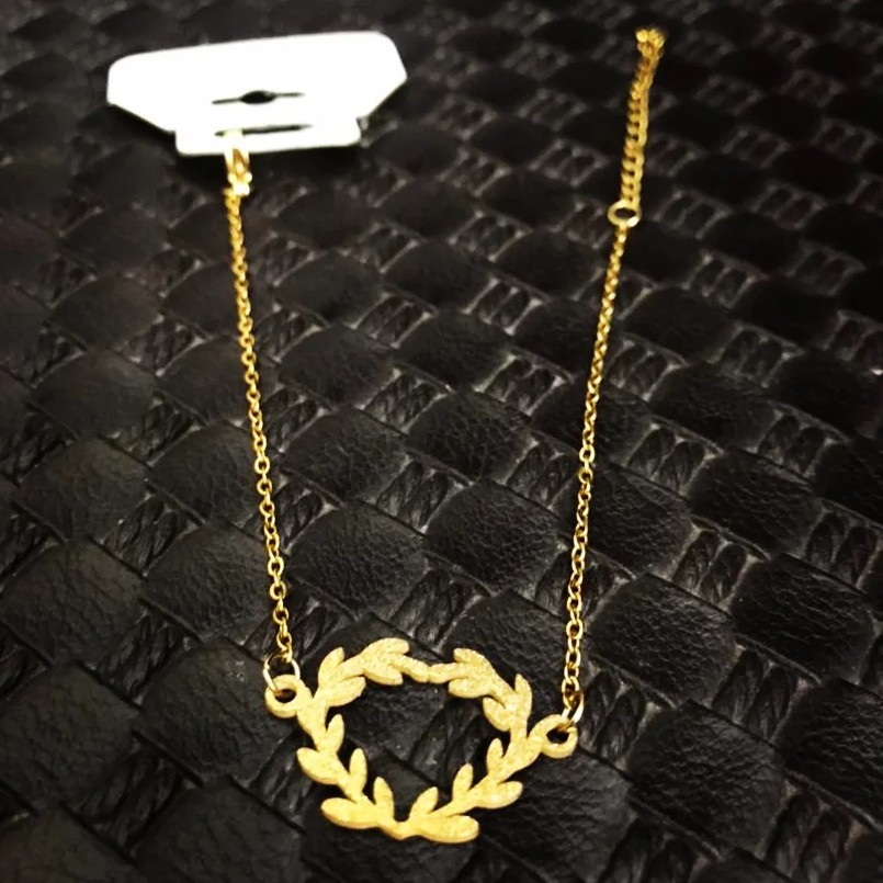 دستبند ظریف طلایی رنگ ثابت