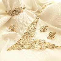 ست کامل ساخته شده از روی طلا