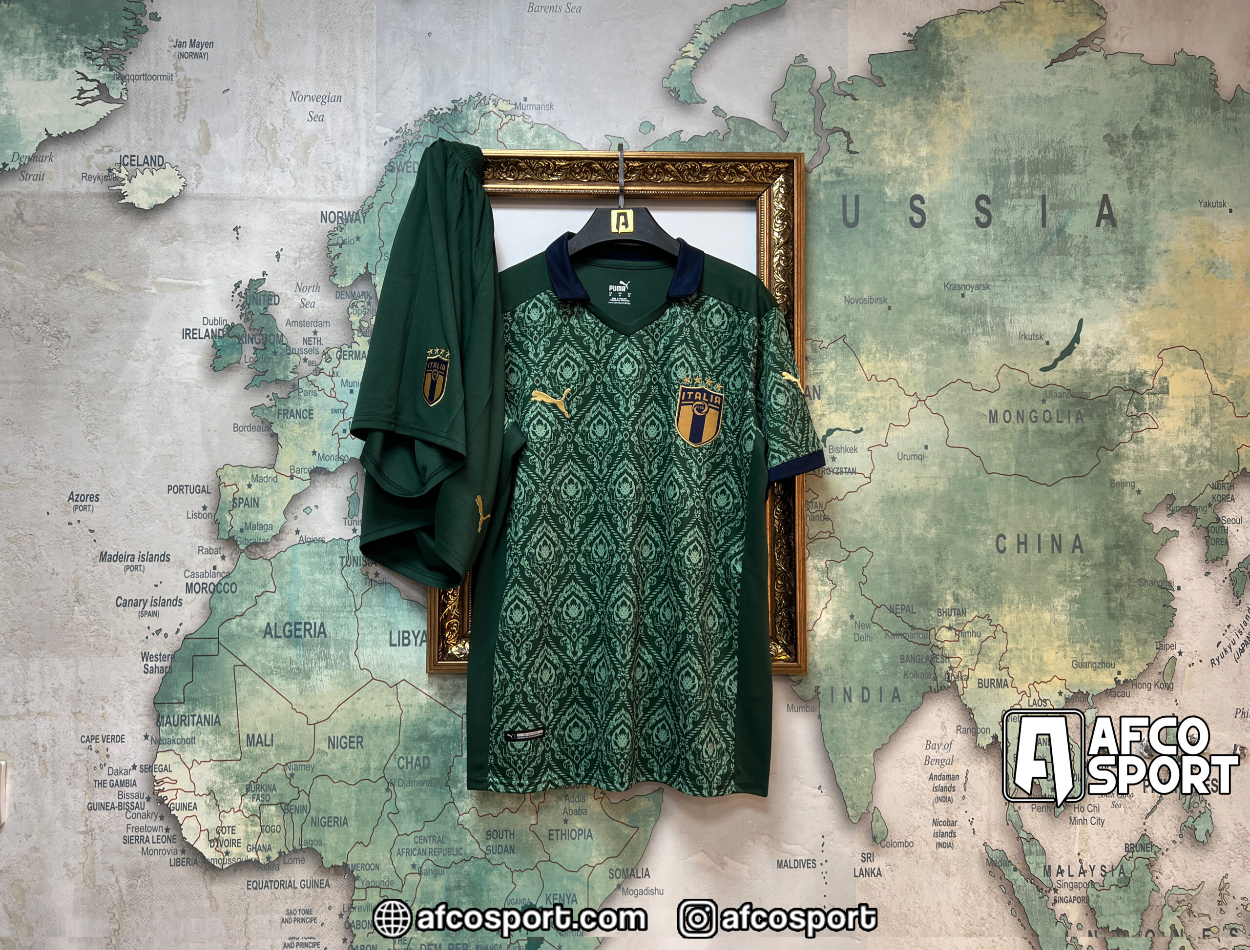 کیت تیم ملی فوتبال ایتالیا کانسپت رنسانس (پیراهن شورت) ورژن هواداری