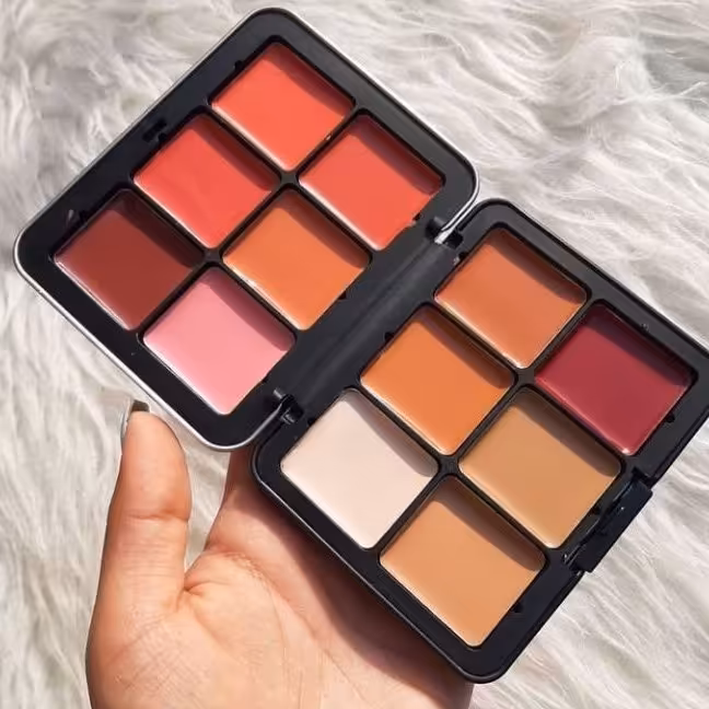 پالت حرفه ای کانتور ولب صورت