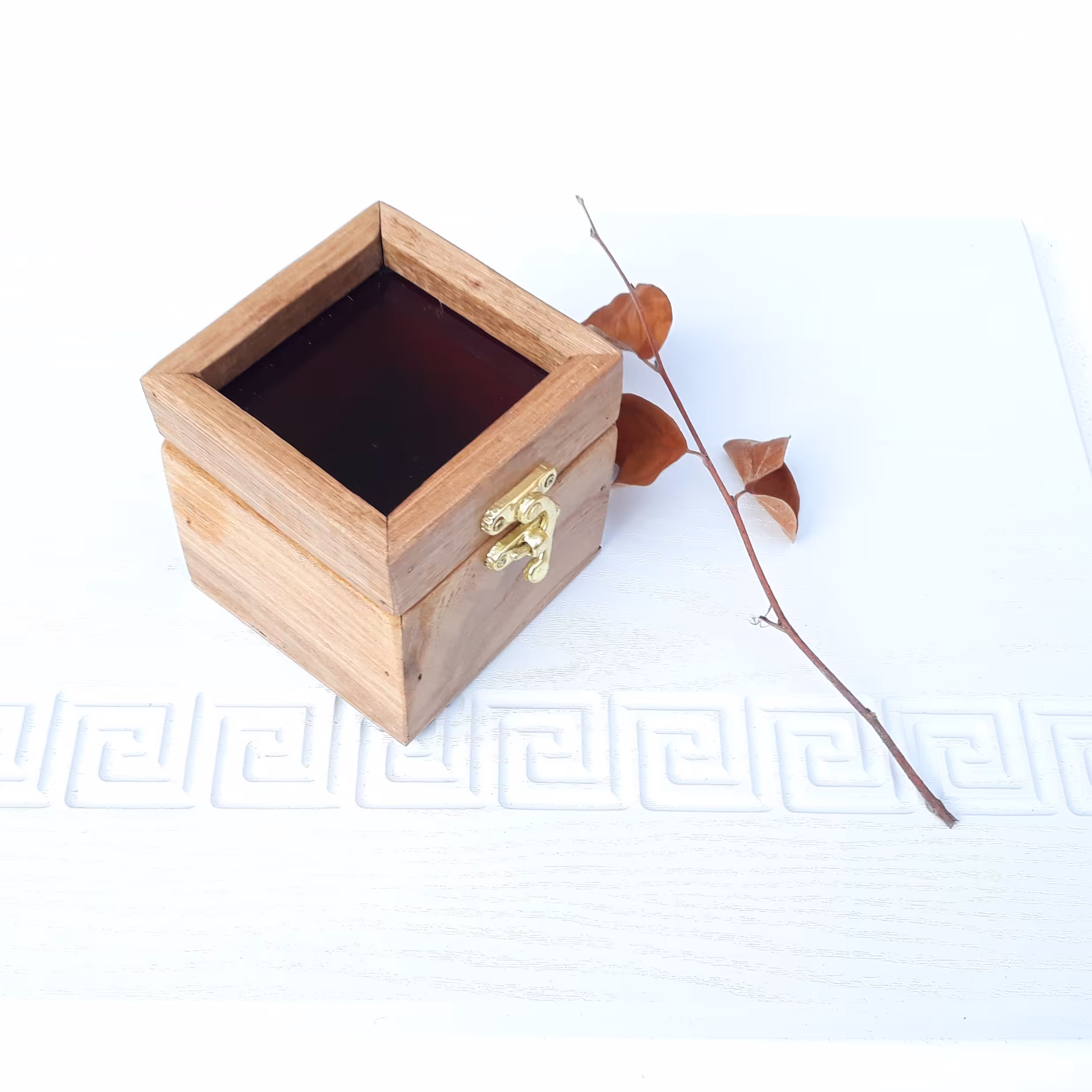 جعبه چوبی 9در 9چوب ملچ شیشه نشکن دار  بنفش چوبکده بید سفید