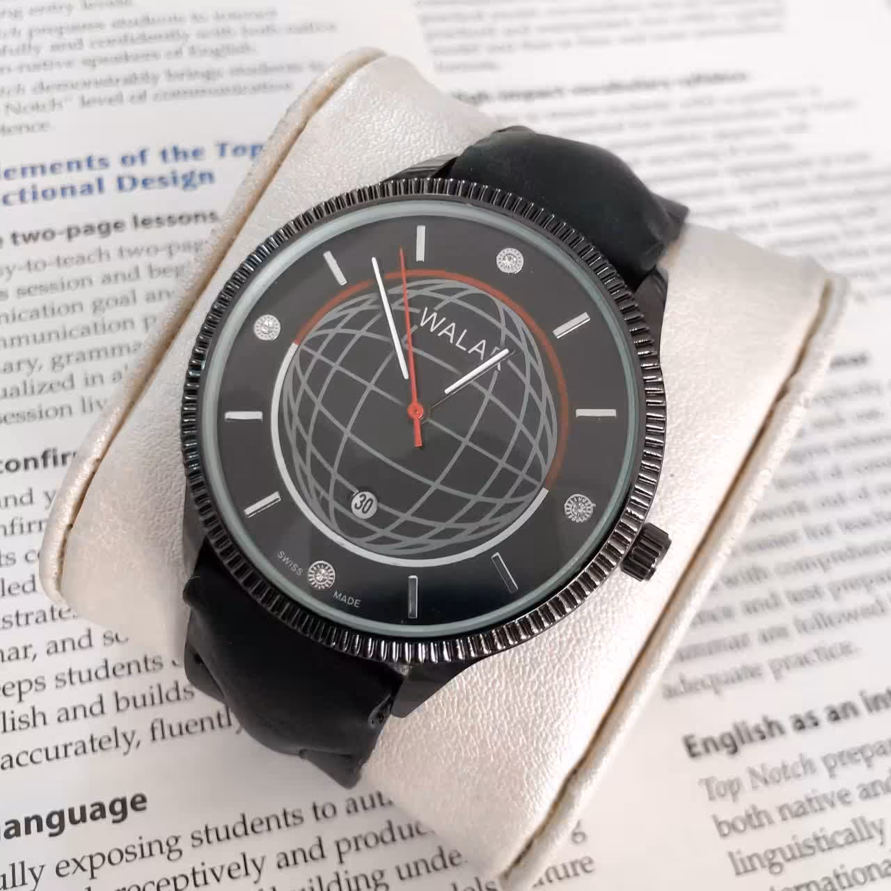 ساعت والار زنانه بند چرم صنعتی مشکی 6 ماه گارانتی صفحه طرح دار 