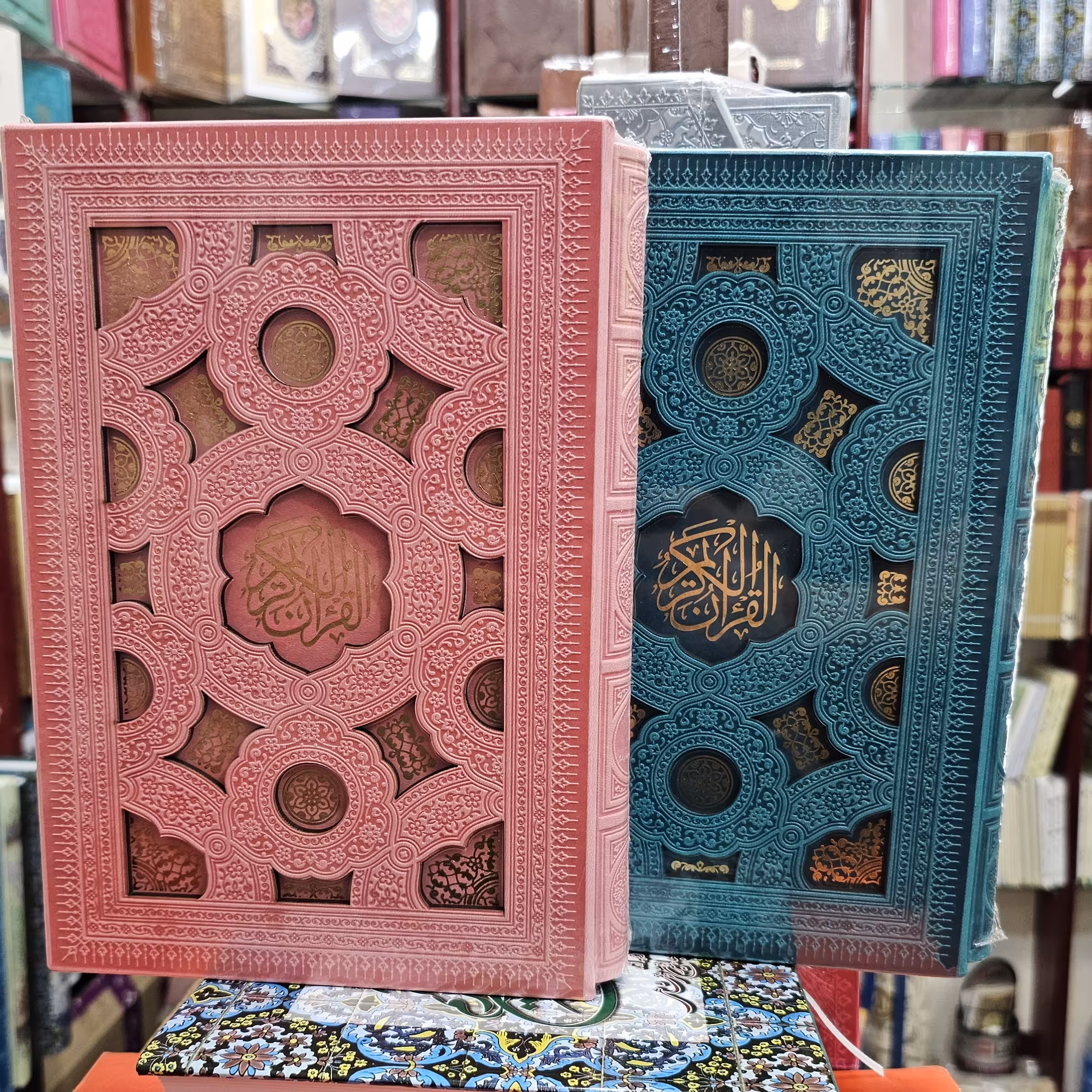 قرآن قابدار طلاکوبی چرمی رنگی 