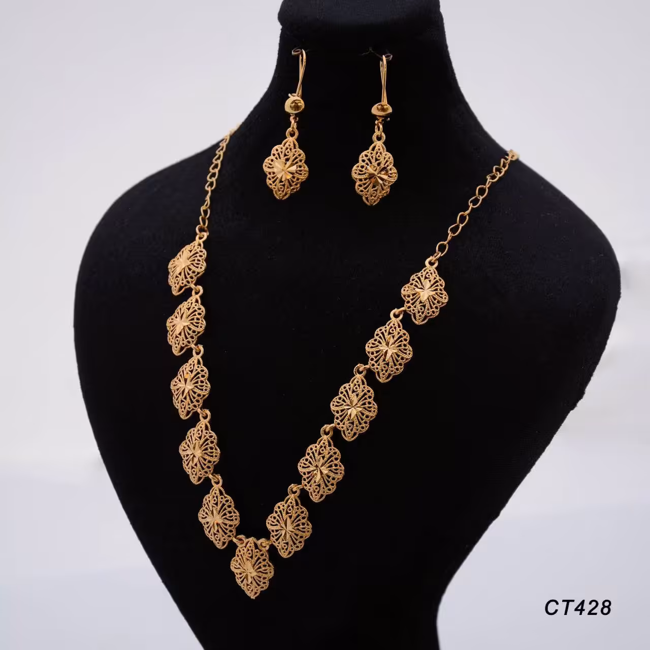 سرویس طرح طلا خارجی رنگ ثابت کیفیت بالا  کد مدل 3