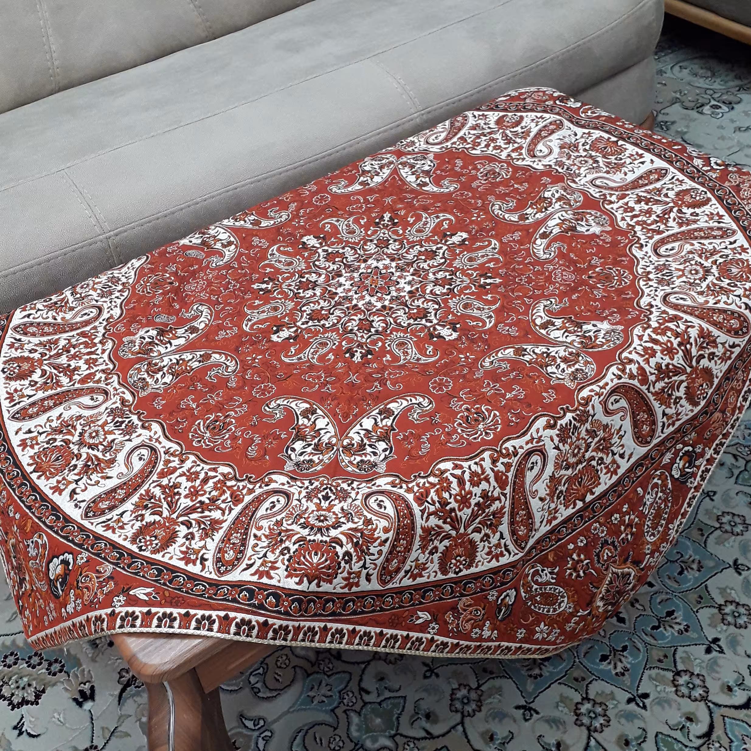 رومیزی ترمه  مربع مدل شاهسوند 