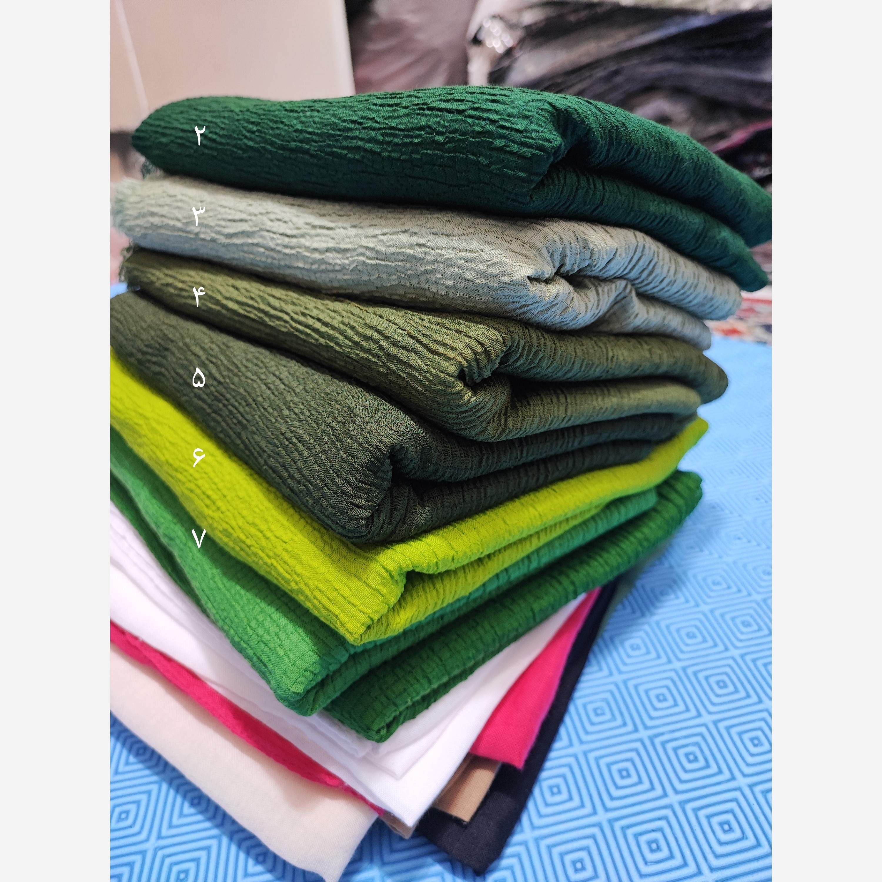 شال  پفکی( سبز)جنس عالی با ارسال فوری