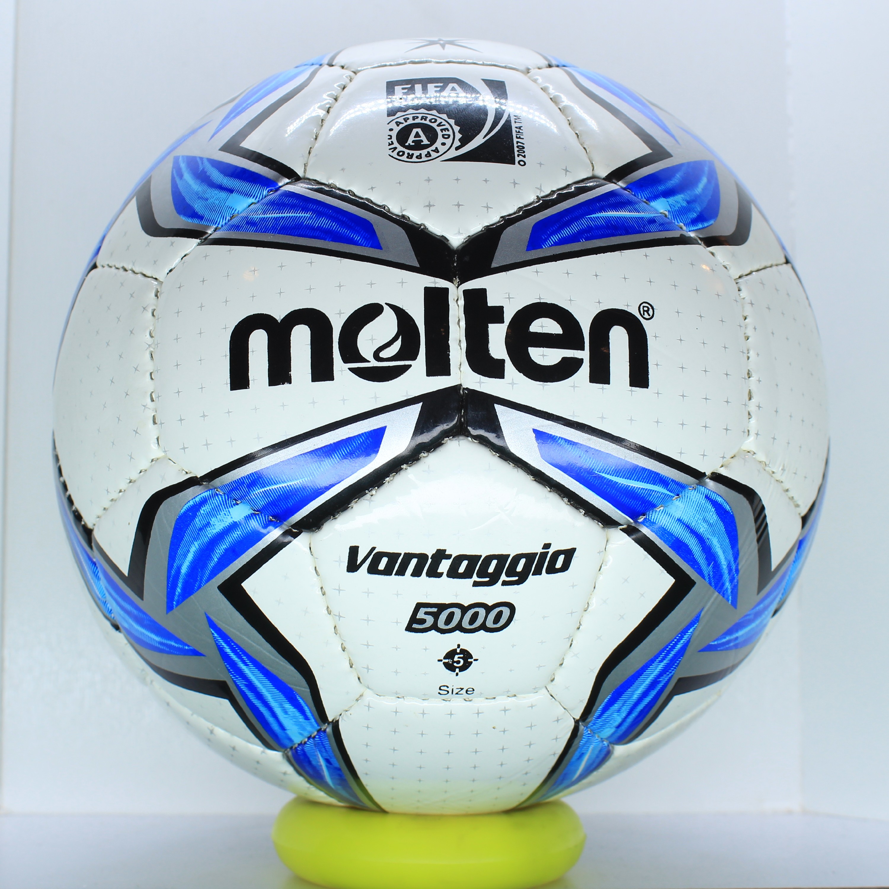توپ فوتبال مولتن 5000