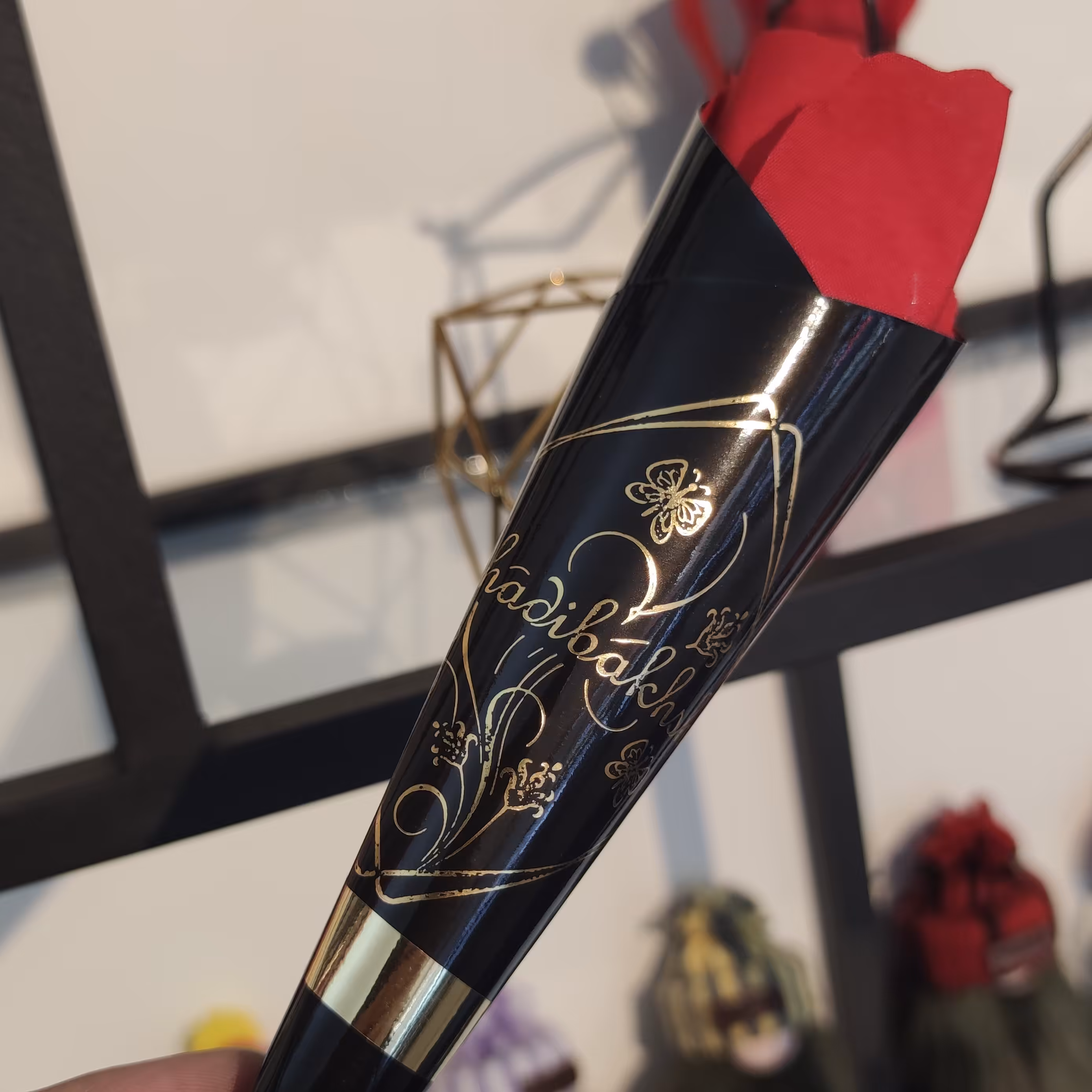 شاخه گل کاغذی.هدیه ی زیبا و دوست داشتنی  .(LOVE)...