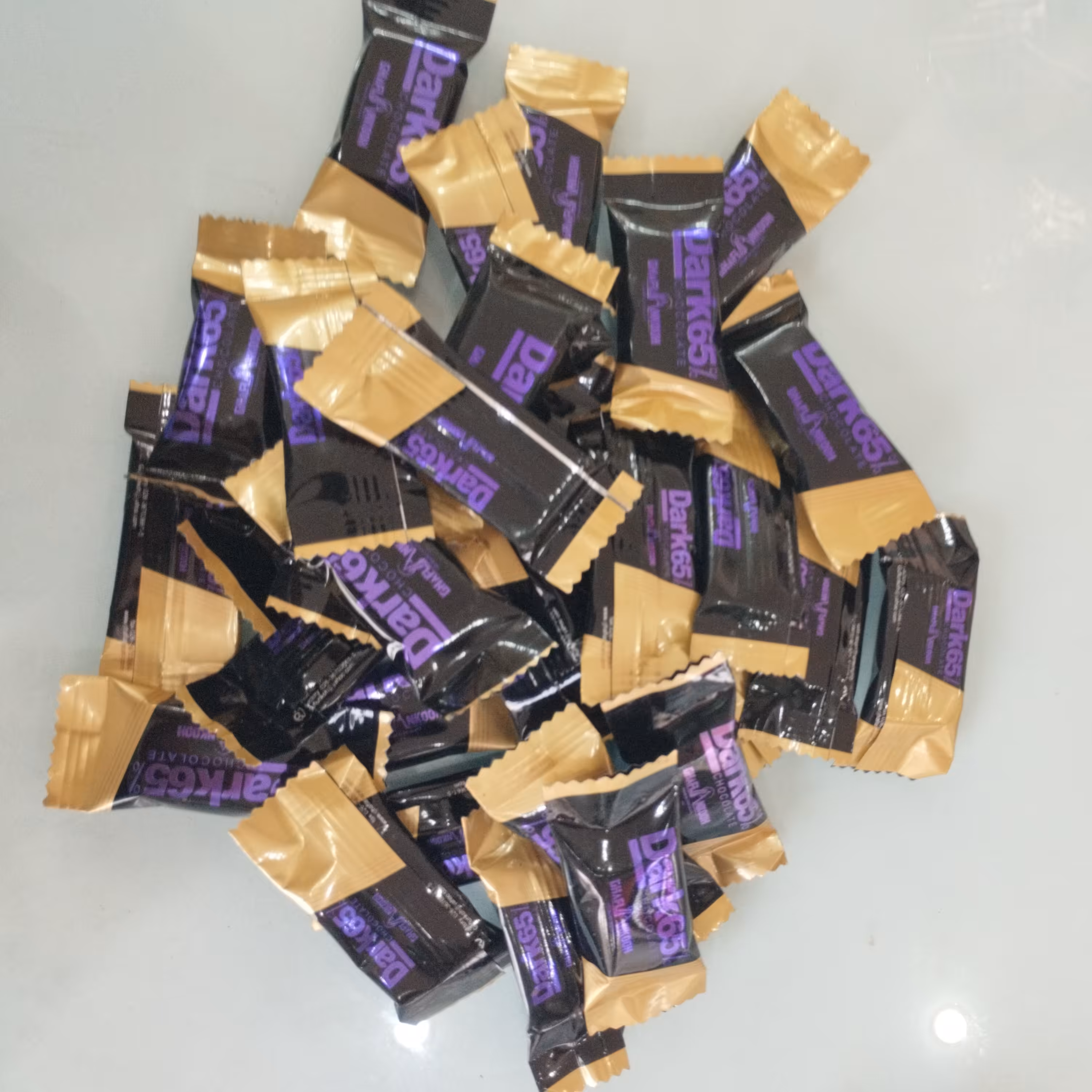 شکلات تلخ 65درصد 4گرمی قافلانکوه نیم کیلویی 