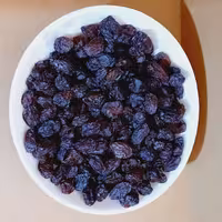 مویز پاک و تمیز گوشتی و نرم و هسته دار یک کیلوگرم