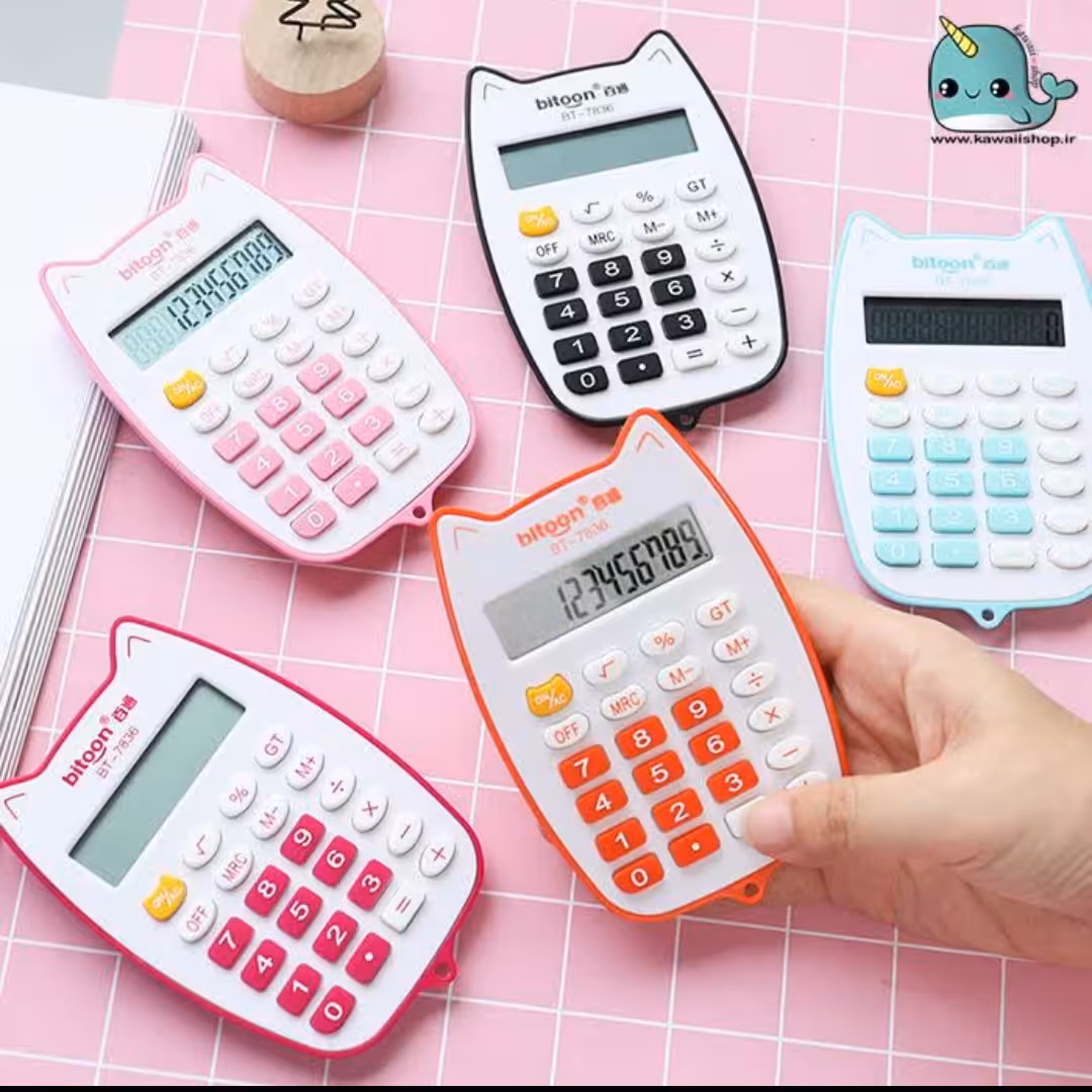 ماشین حساب طرح گربه 4 رنگ زیبا یه باتری نیم قلمی میخوره