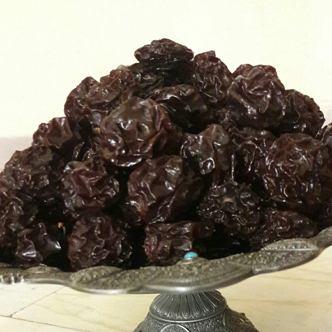 آلوسیاه آفتاب خشک طبیعی  نمکی و گوشتی(1800گرمی)