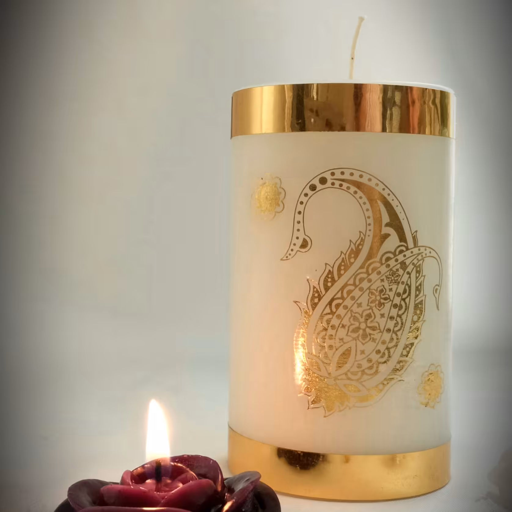 شمع مدل استوانه طلایی 