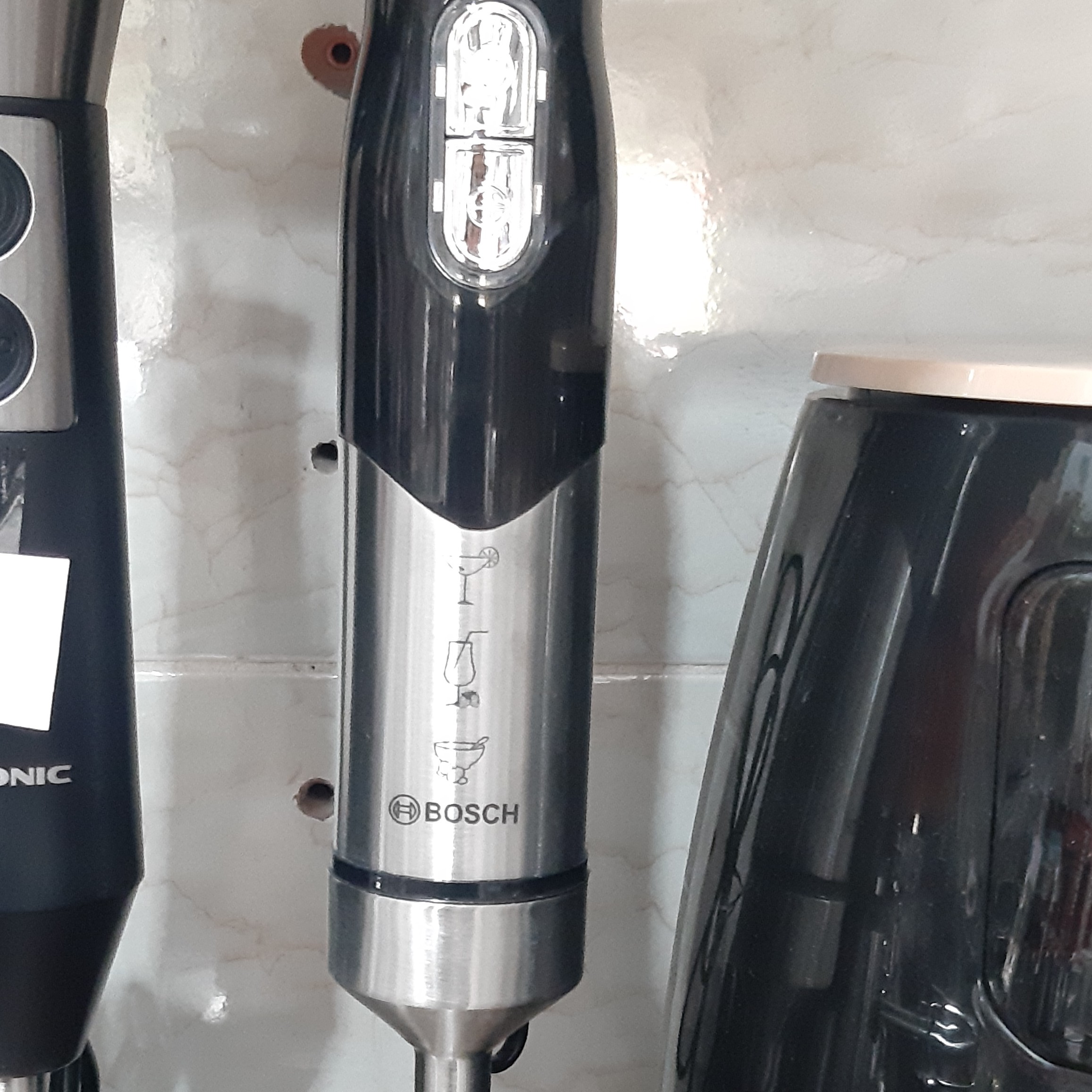 گوشتکوب برقی بوش ،موتور سنگین ،تیغه استیل ضد زنگ ،یخ شکن،1000وات ،رنگ ترکیب مشکی و استیل