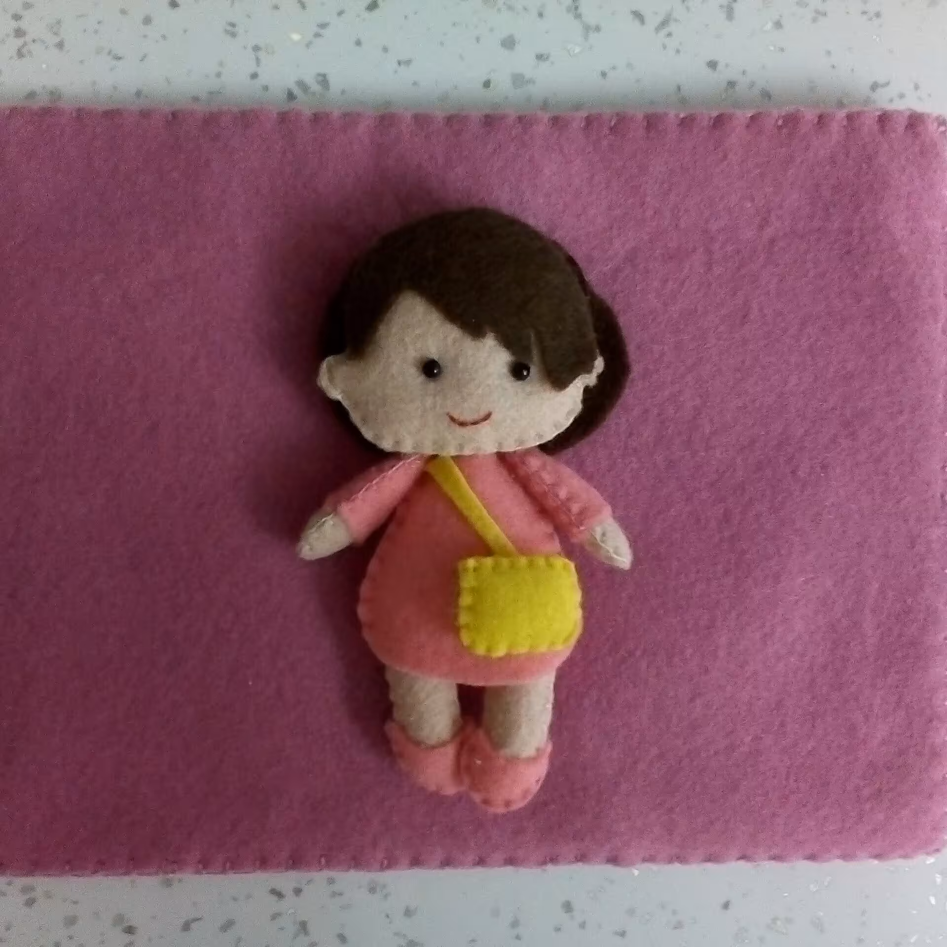 جامدادی نمدی دخترانه طرح خانم کوچولو