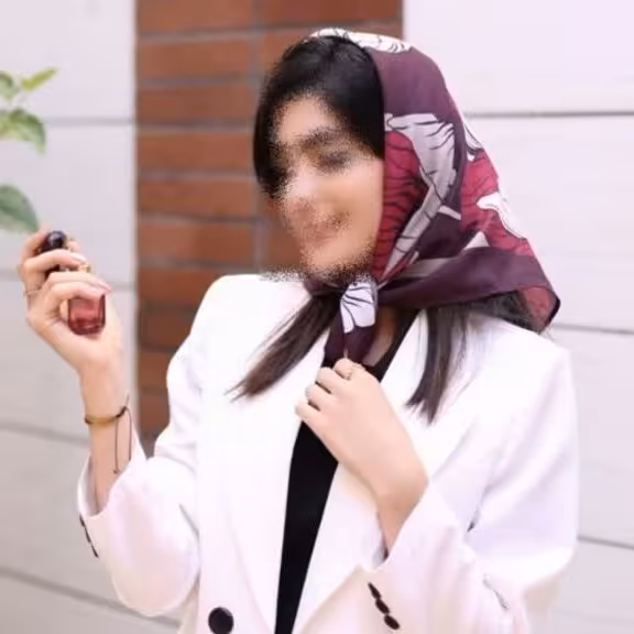 روسری کد 226، جنس نخ کره بسیار با کیفیت نرم ولطیف با ایستایی خیلی خوب 