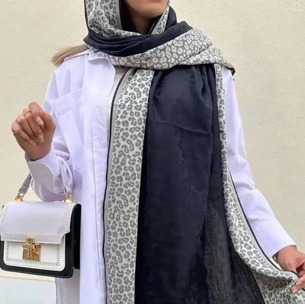 شال مشکی پلنگی