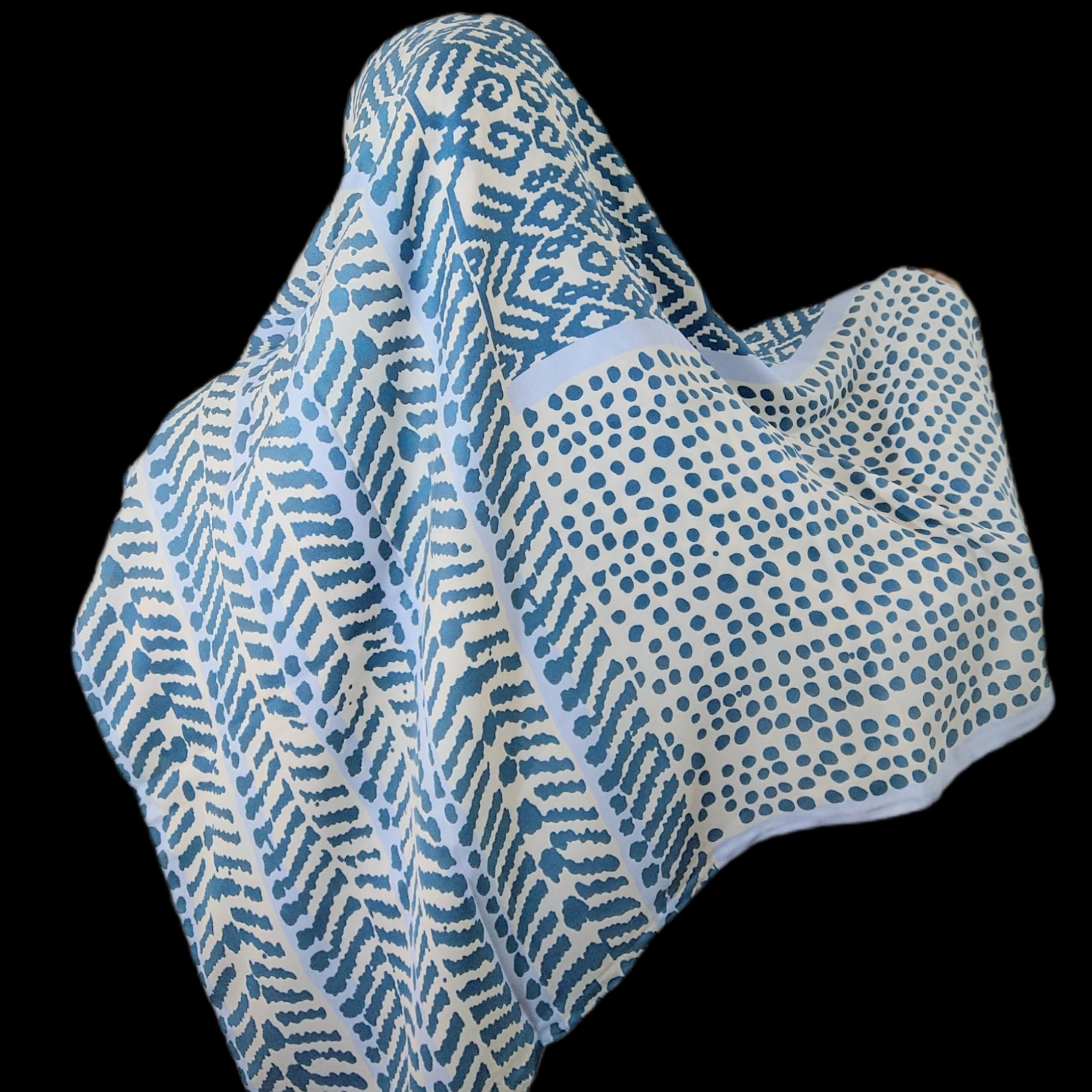 روسری نخی چهارفصل، روسری طرحدار ، روسری قواره بزرگ، روسری دستدوز، روسری رنگی