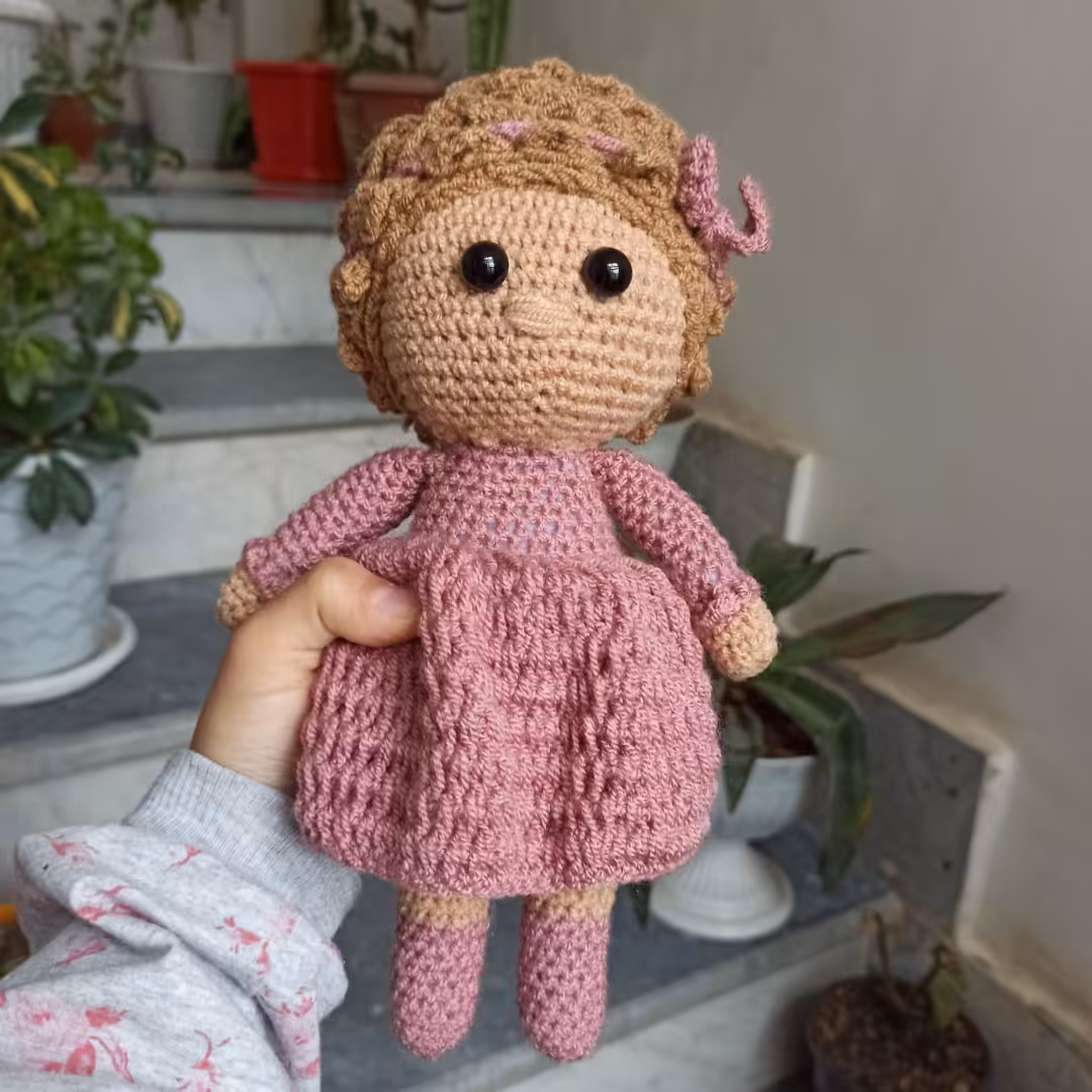 عروسک بافتنی دخترانه