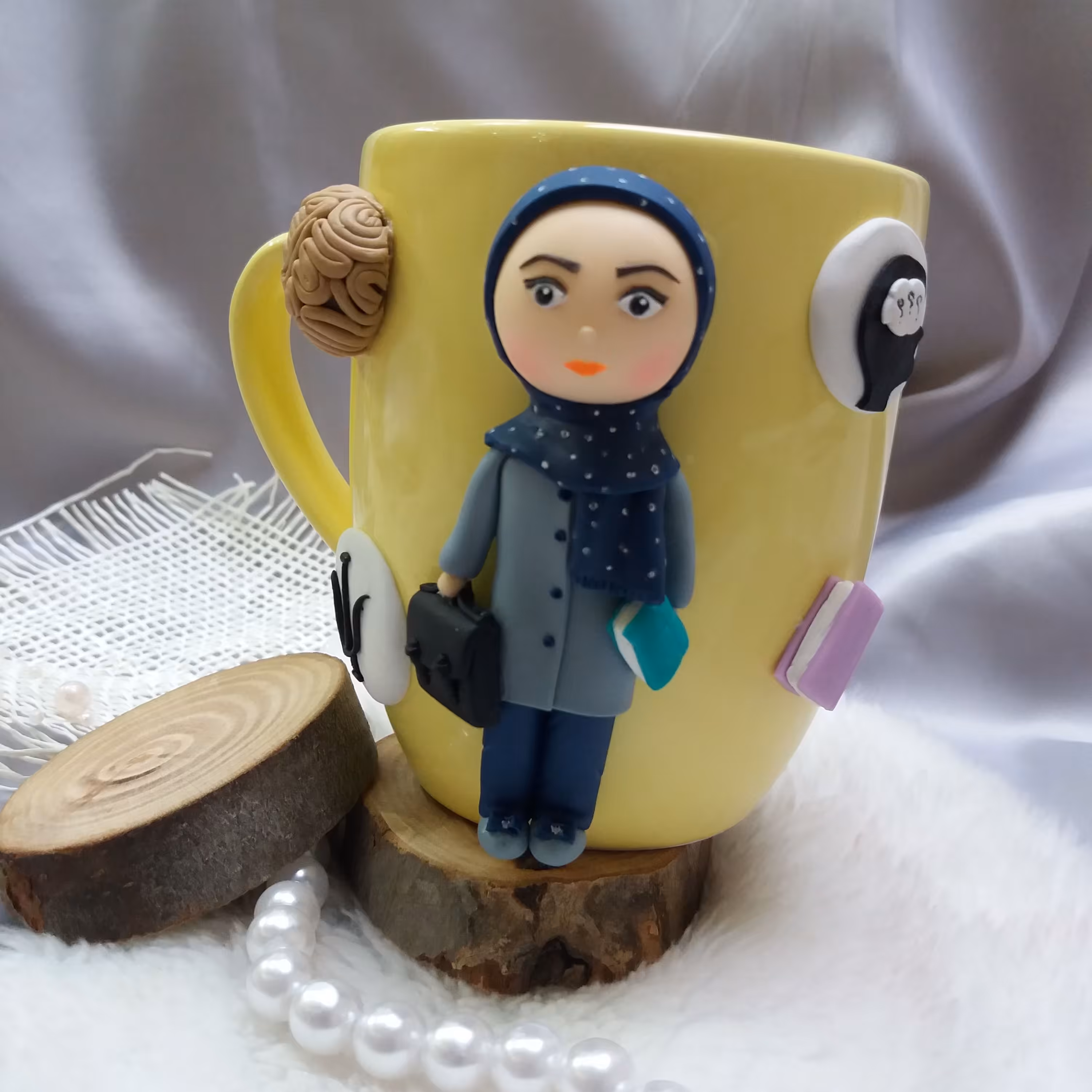 ماگ عروسکی پزشک روانشناس خانم