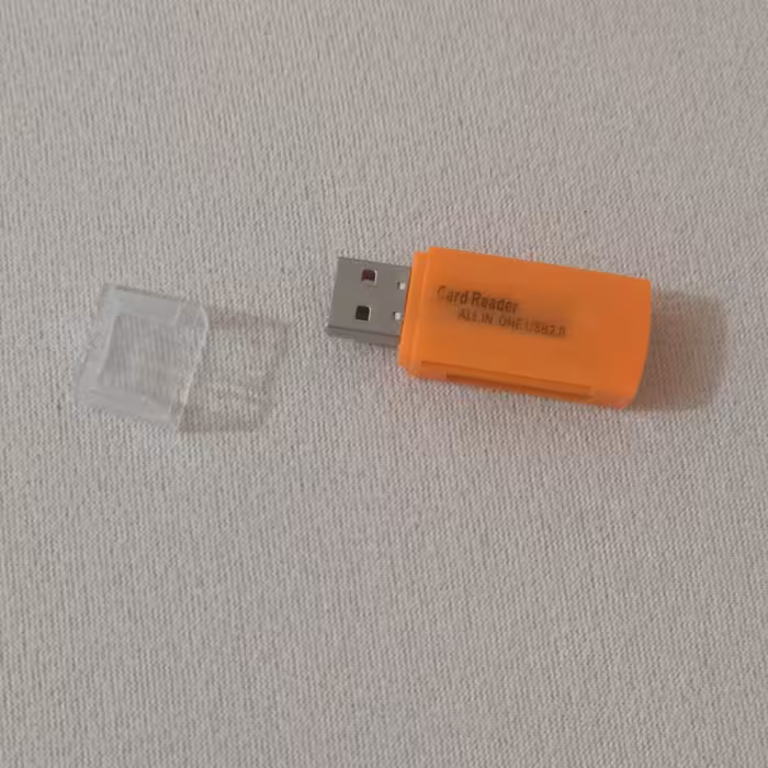 رم ریدر کیفیت عای مناسب برای انواع کارت حافظه رنگ نارنجی با درب شیشه ای در اکسسوری و لوازم جانبی عطائی