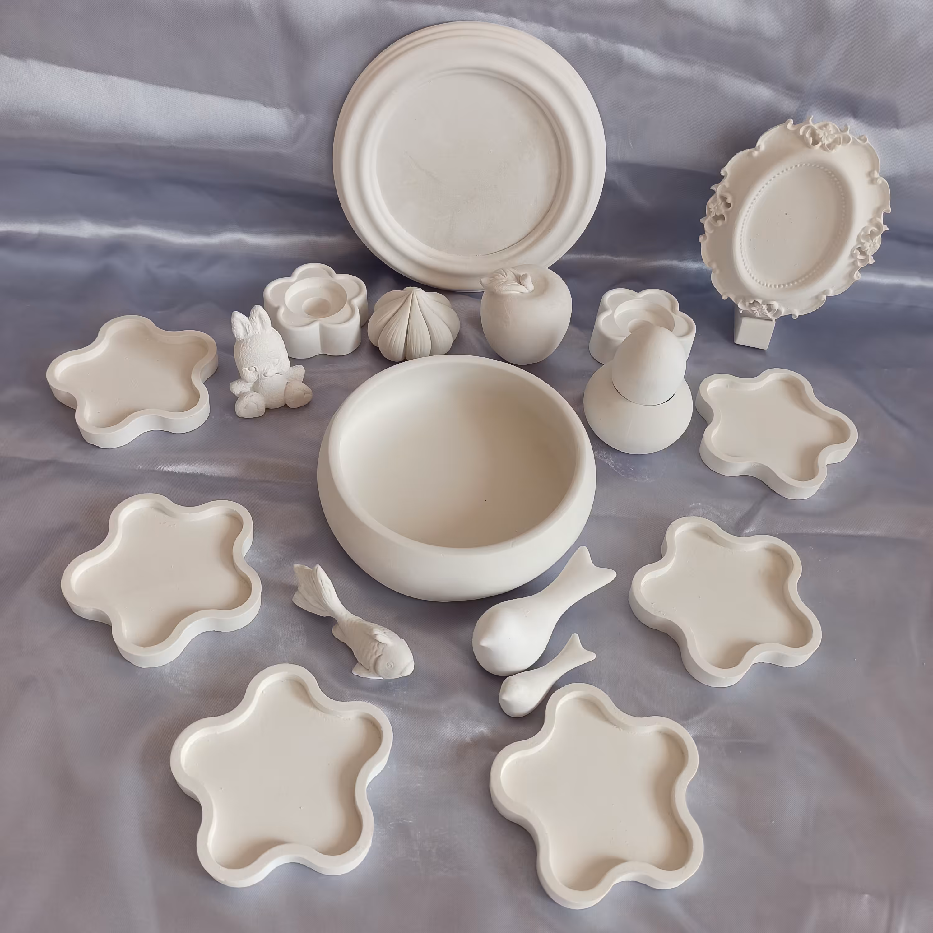 سفره هفت سین طرح گل پنج پر جنس سنگ مصنوعی به صورت خام و رنگ نشده ست هفت سین 20 تکه ، ست سرویس هفتسین گل پنج پر