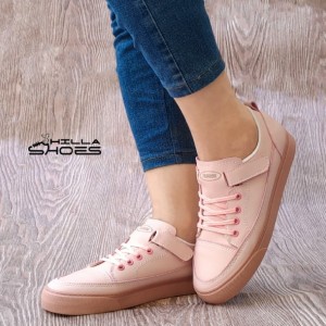 کفش کتانی زنانه چسبی صورتی با بند تزئینی