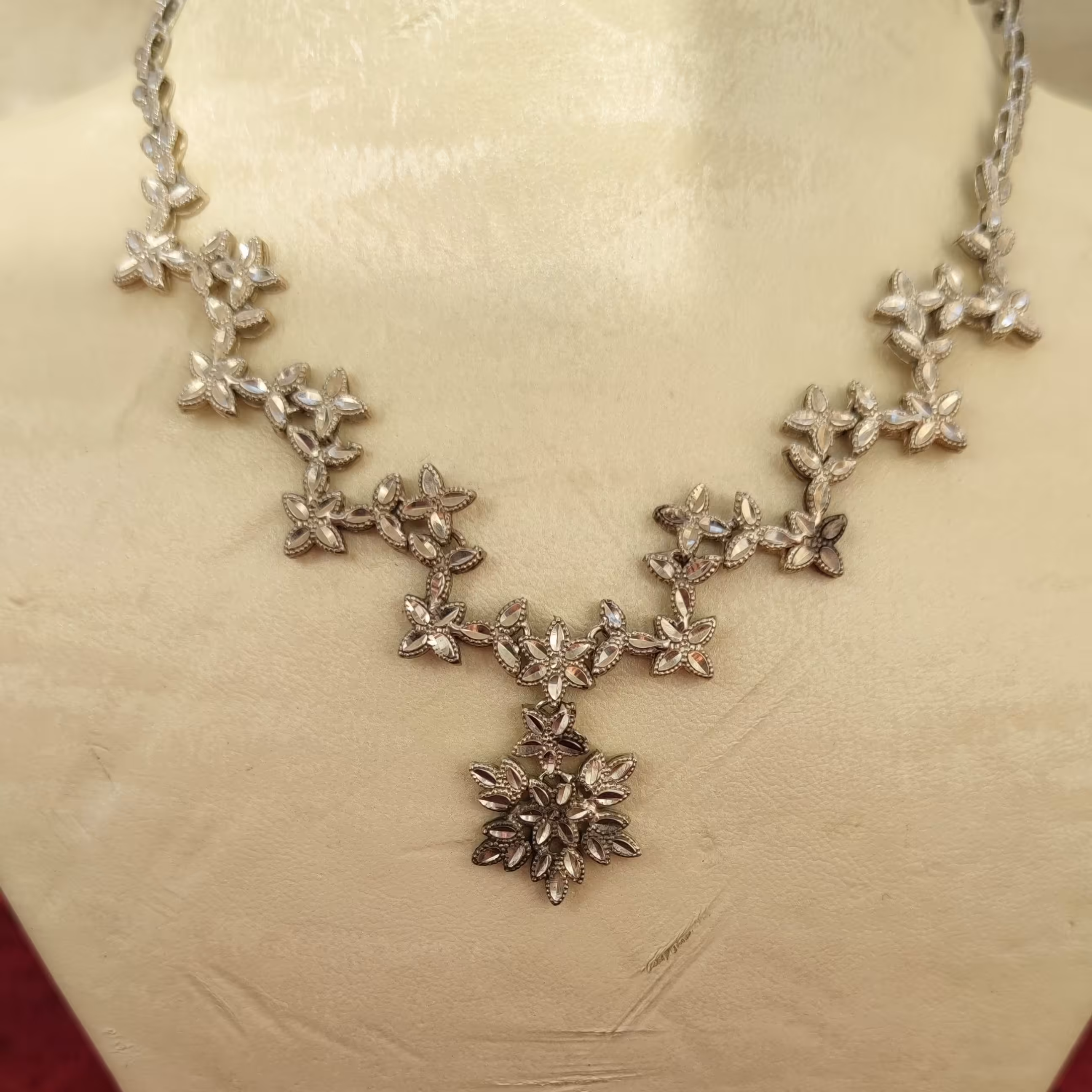 گردنبند نقره زنانه با طرح گل و برگ ایتالیایی
