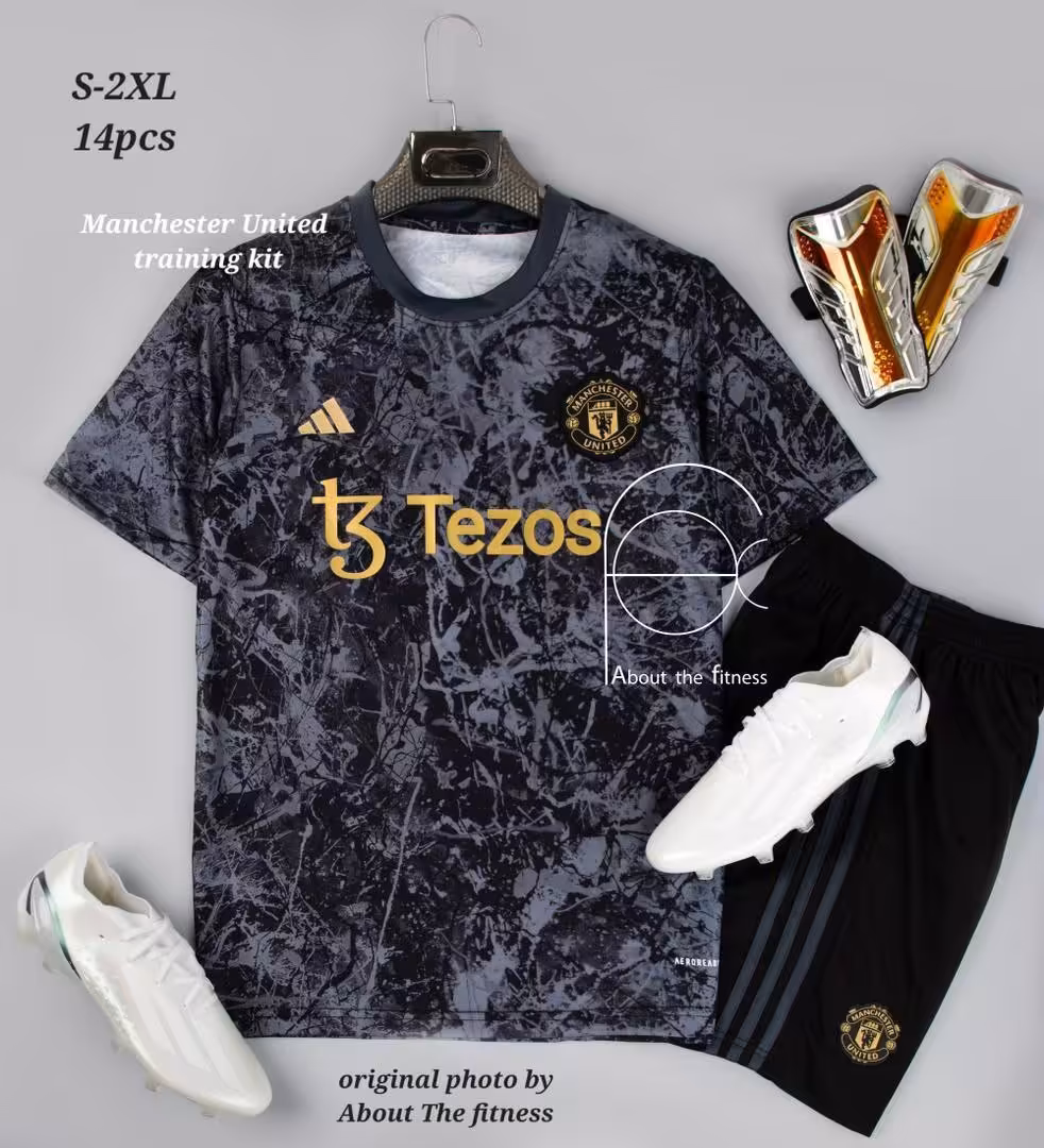 کیت منچستریونایتد کانسپت تمرینی مشکی (پیراهن شورت) ورژن هواداری