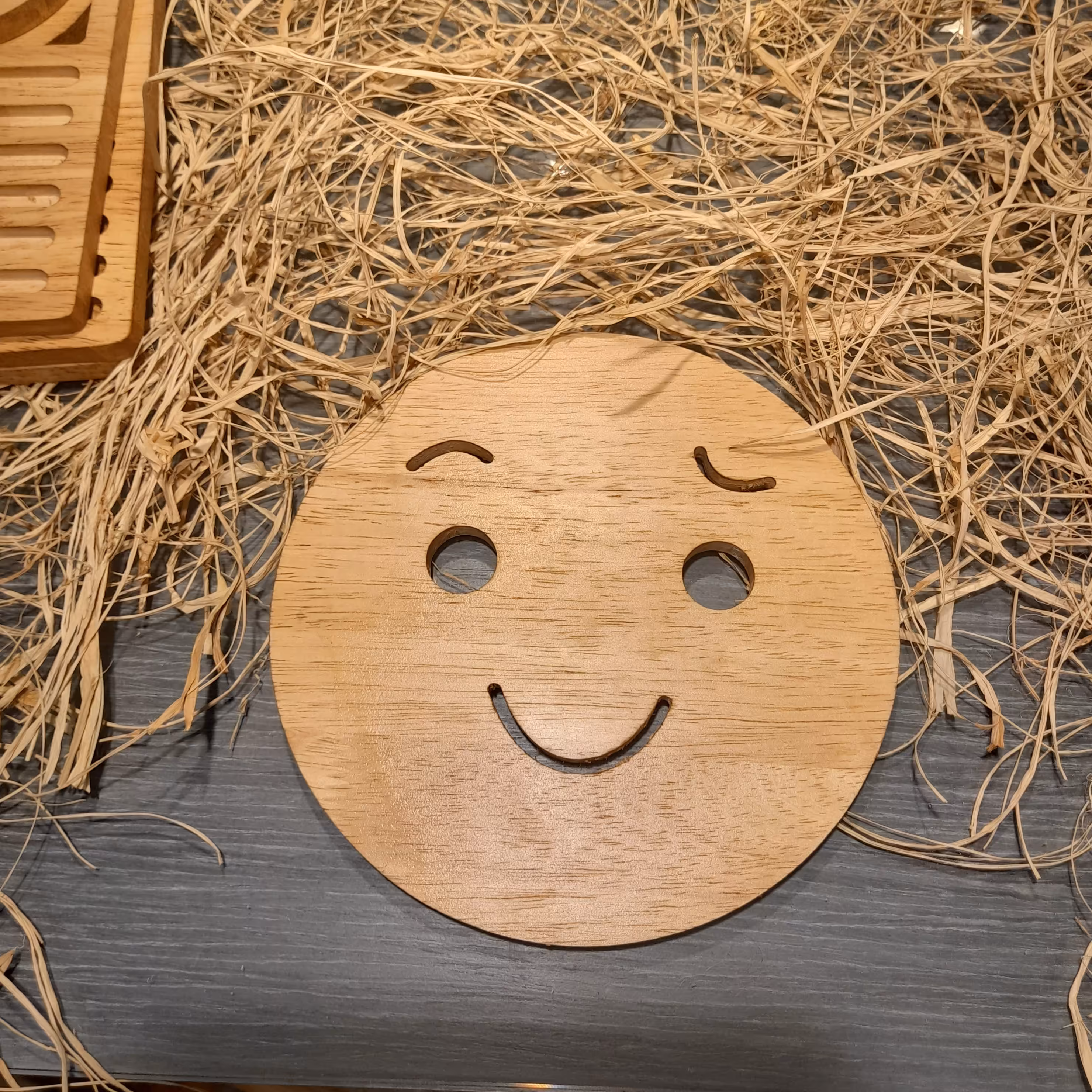 زیر قابلمه و کتری و ظروف داغ(زیر داغی)