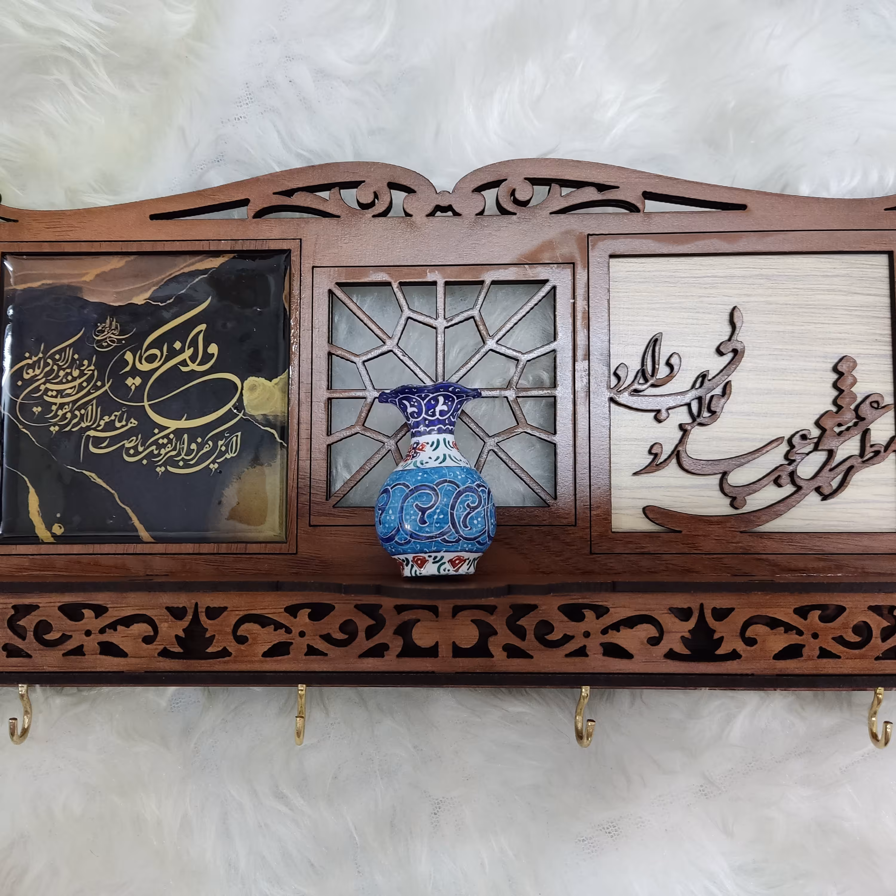 جاکلیدی رزینی به همراه گلدان میناکاری 