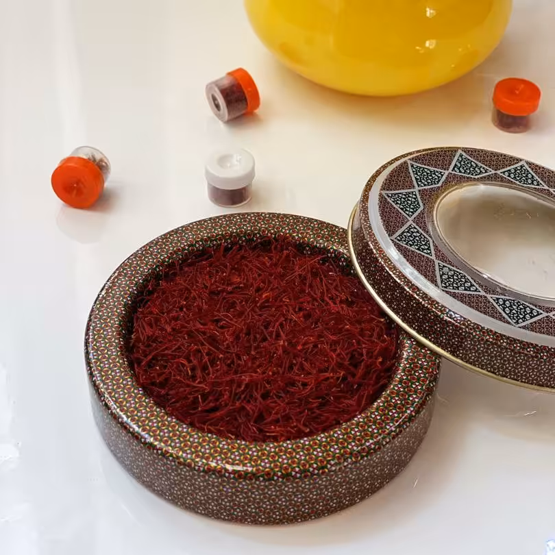 زعفران سرگل درجه یک 5 گرمی بسته بندی خاتم 