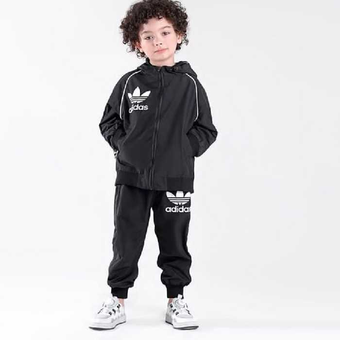 ست سویشرت و شلوار اسپورت شیک و جذاب مناسب حدود سنی 4 تا 10 سال وارداتی کیفیت عالی رویه ضد آب داخل آستر توری 