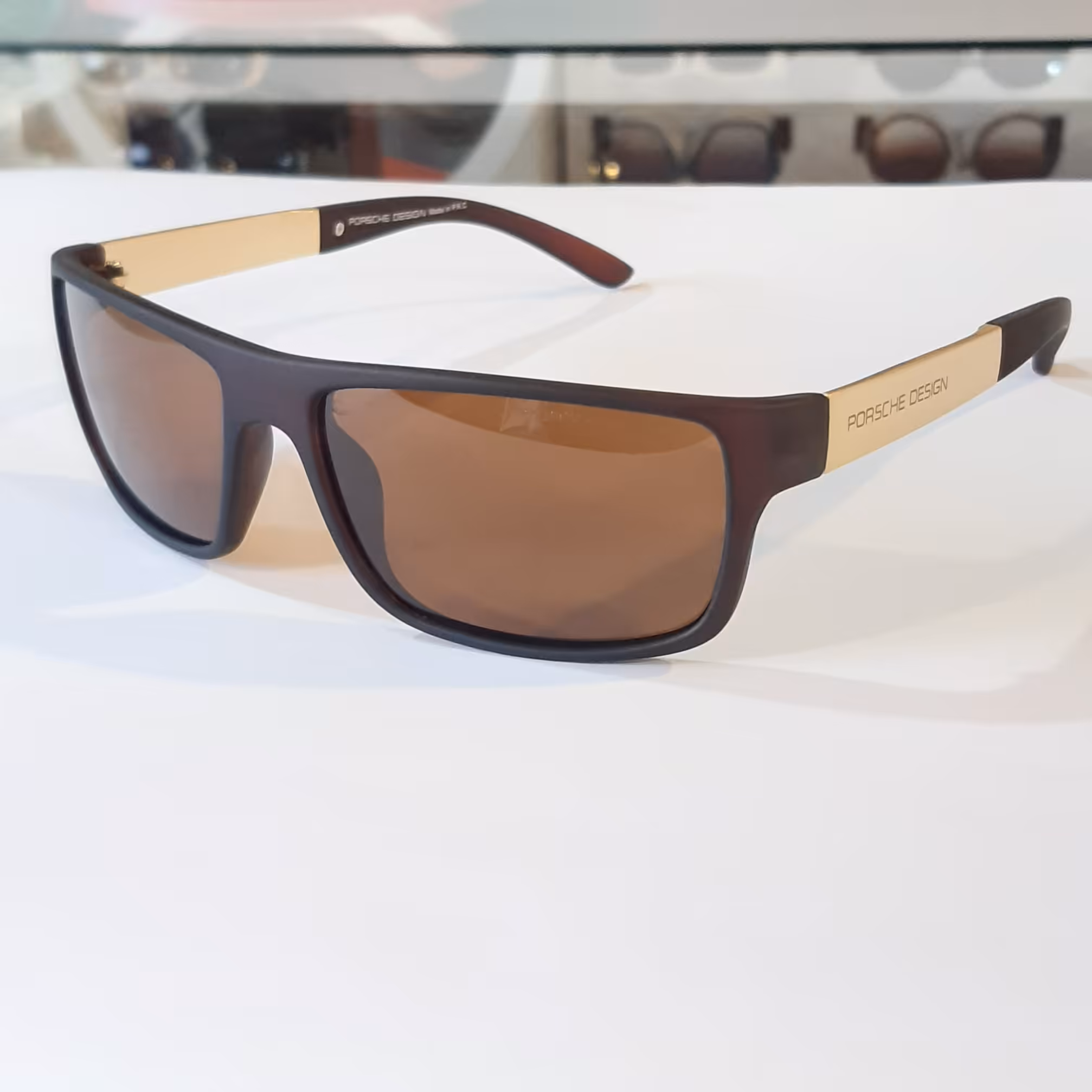 عینک آفتابی مردانه خوش صورت