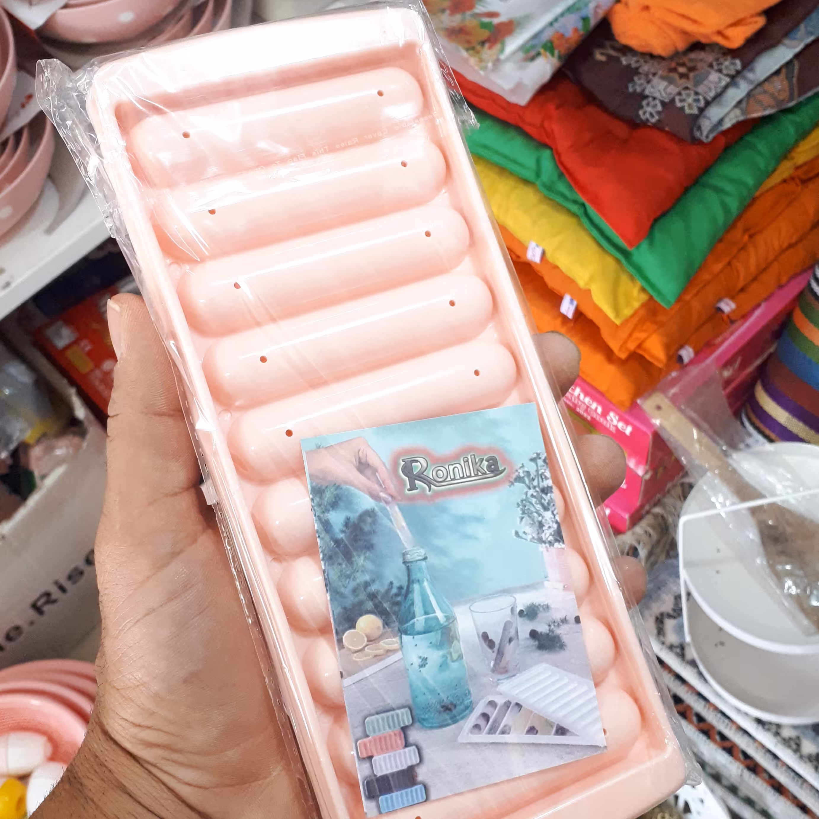 قالب یخ فشنگی
رنگ بندی متنوع
کیفیت عالی
مناسب برای بطری اب
10خانه