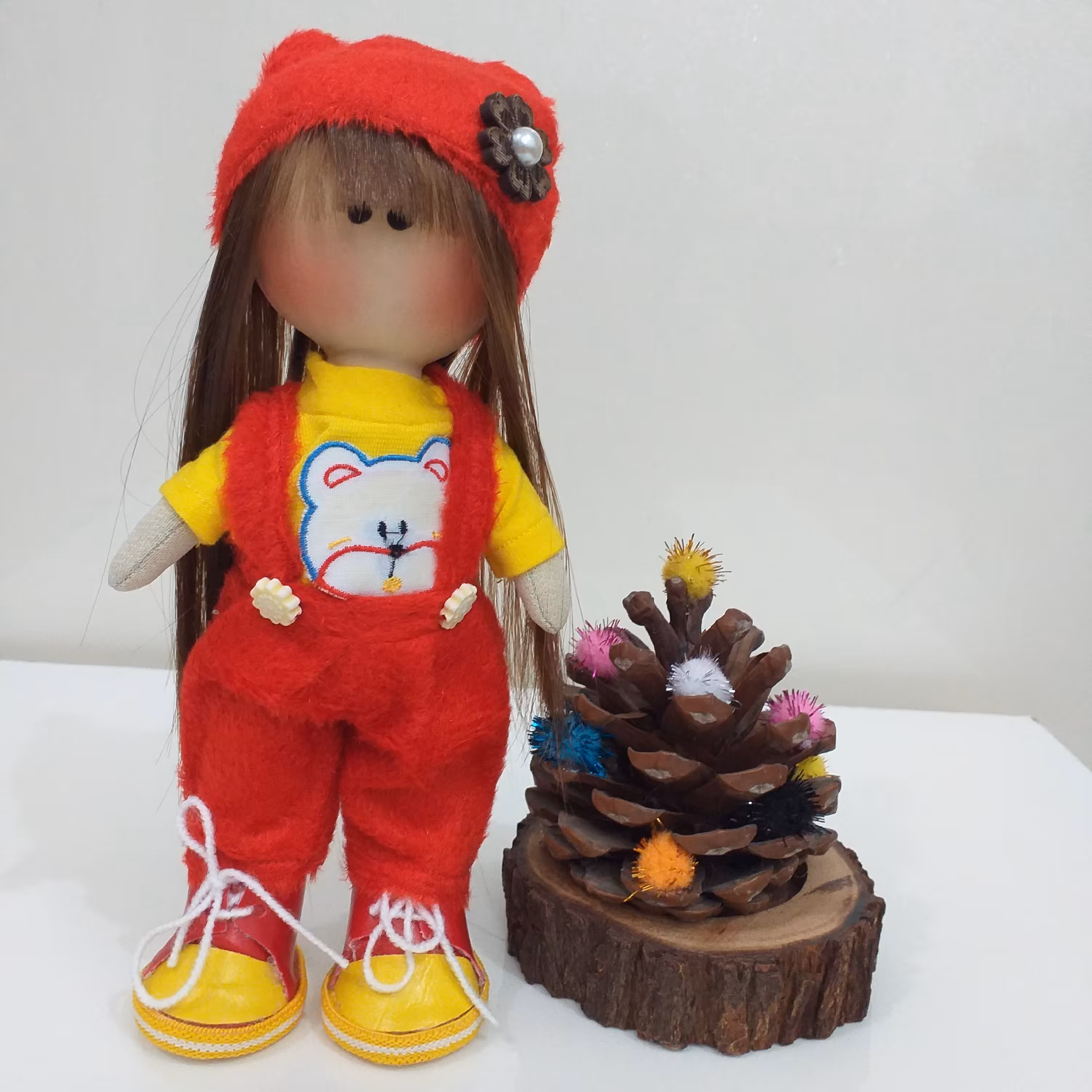 عروسک روسی سر متصل دستساز با چتری زیبا دست وپای قابل حرکت و لباس قابل تعویض