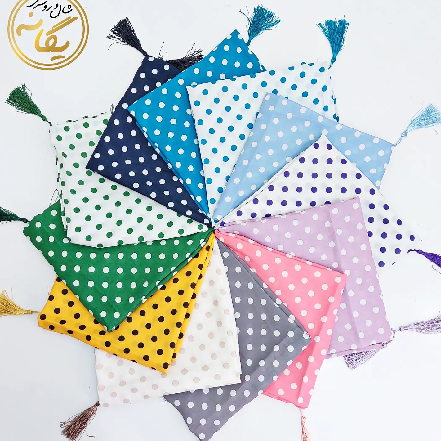 شال نخی خالخالی منگوله دار با رنگای جذاب