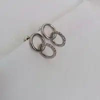 گوشواره دوحلقه نگین دار برند acc آبکاری شده و ضدحساسیت تحت لیسانس آلمان دارای بارکد اصالت کالا