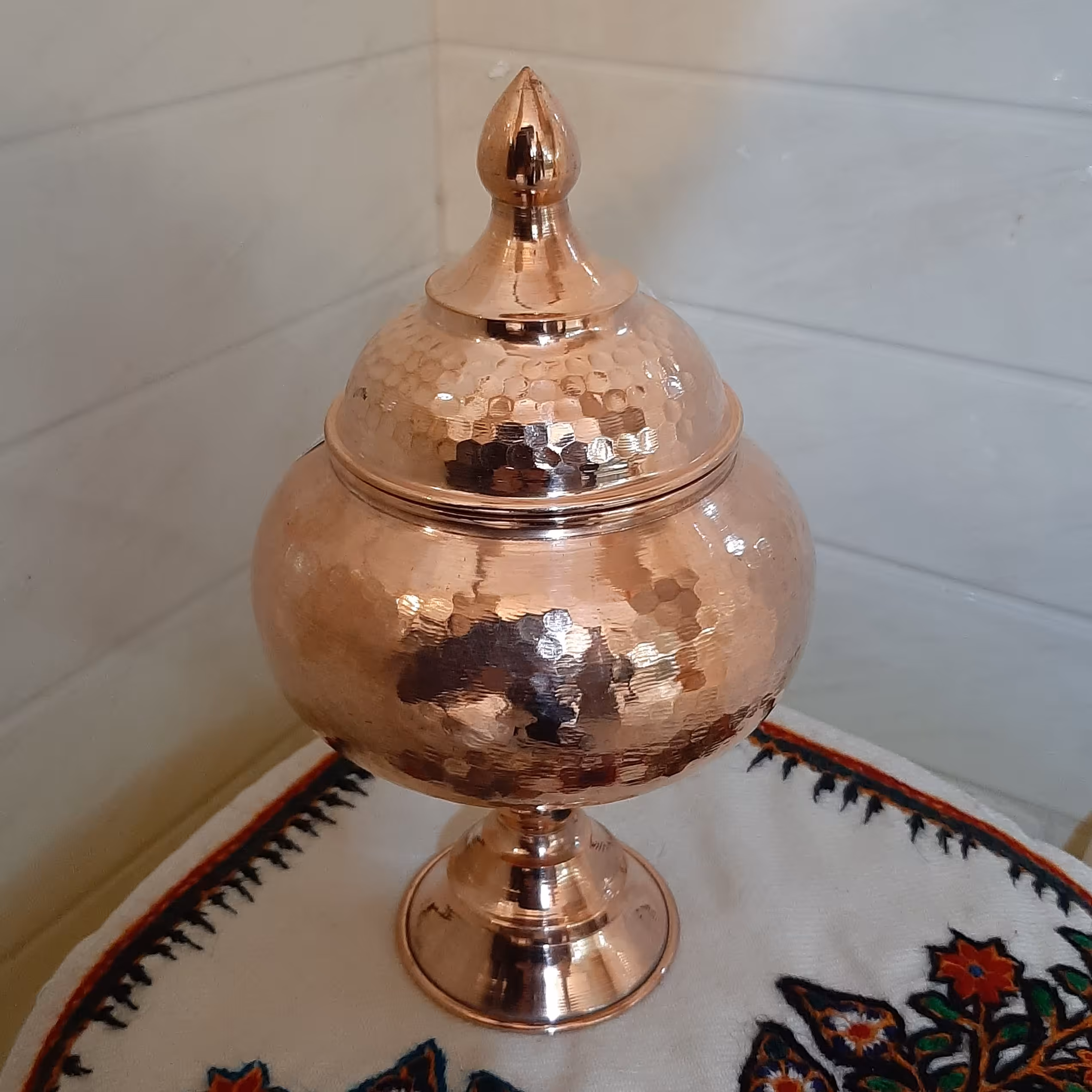 شکلات خوری گنبدی کوچک