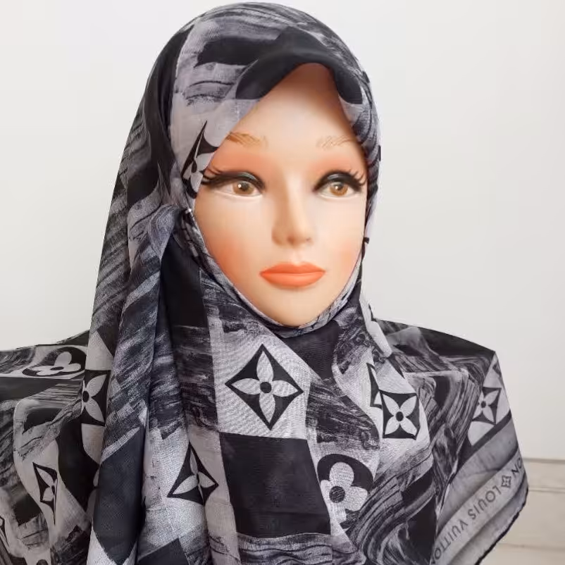  روسری کرپ حریر  دور دست دوز قواره 125